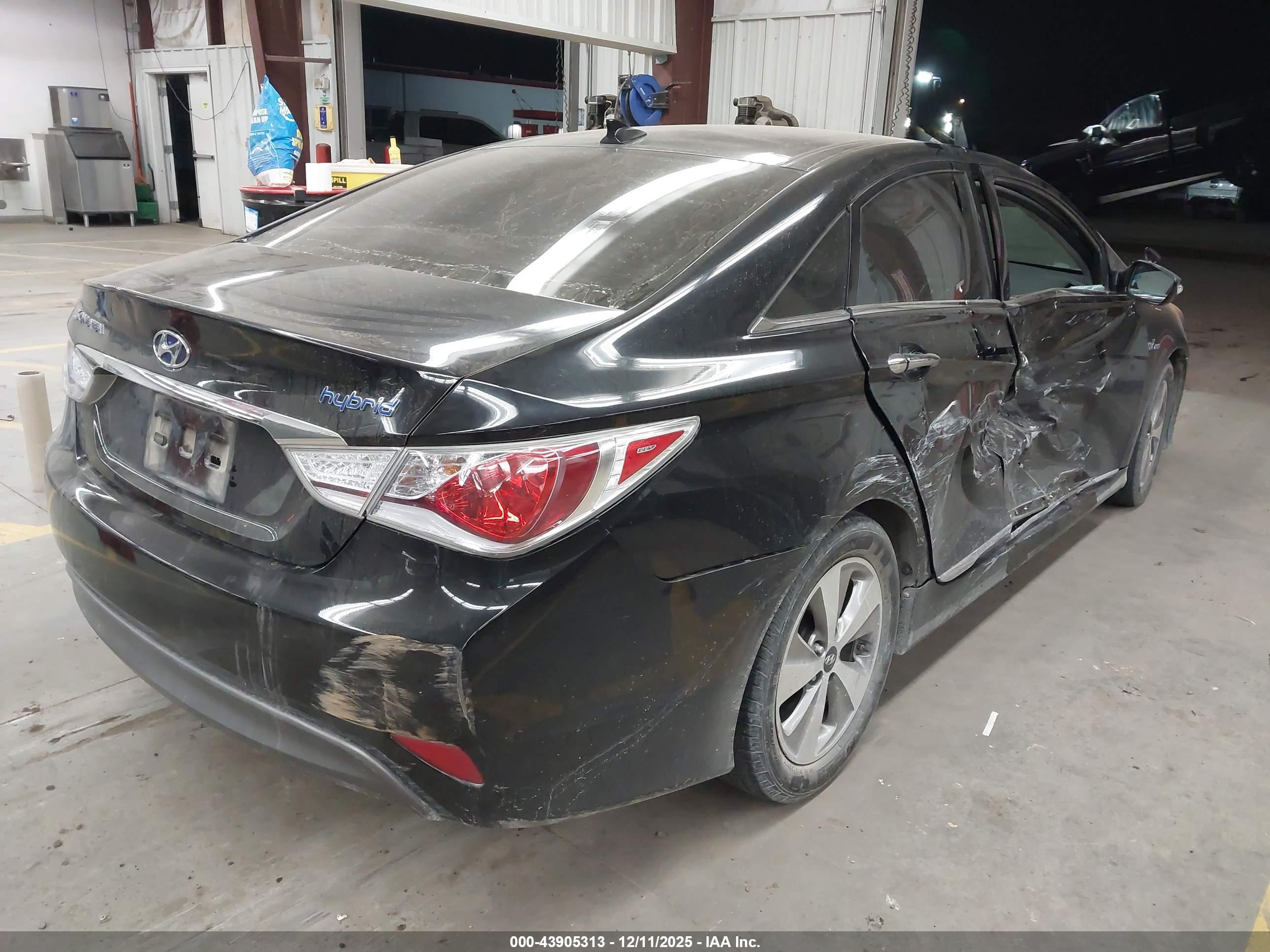 HYUNDAI SONATA image 4