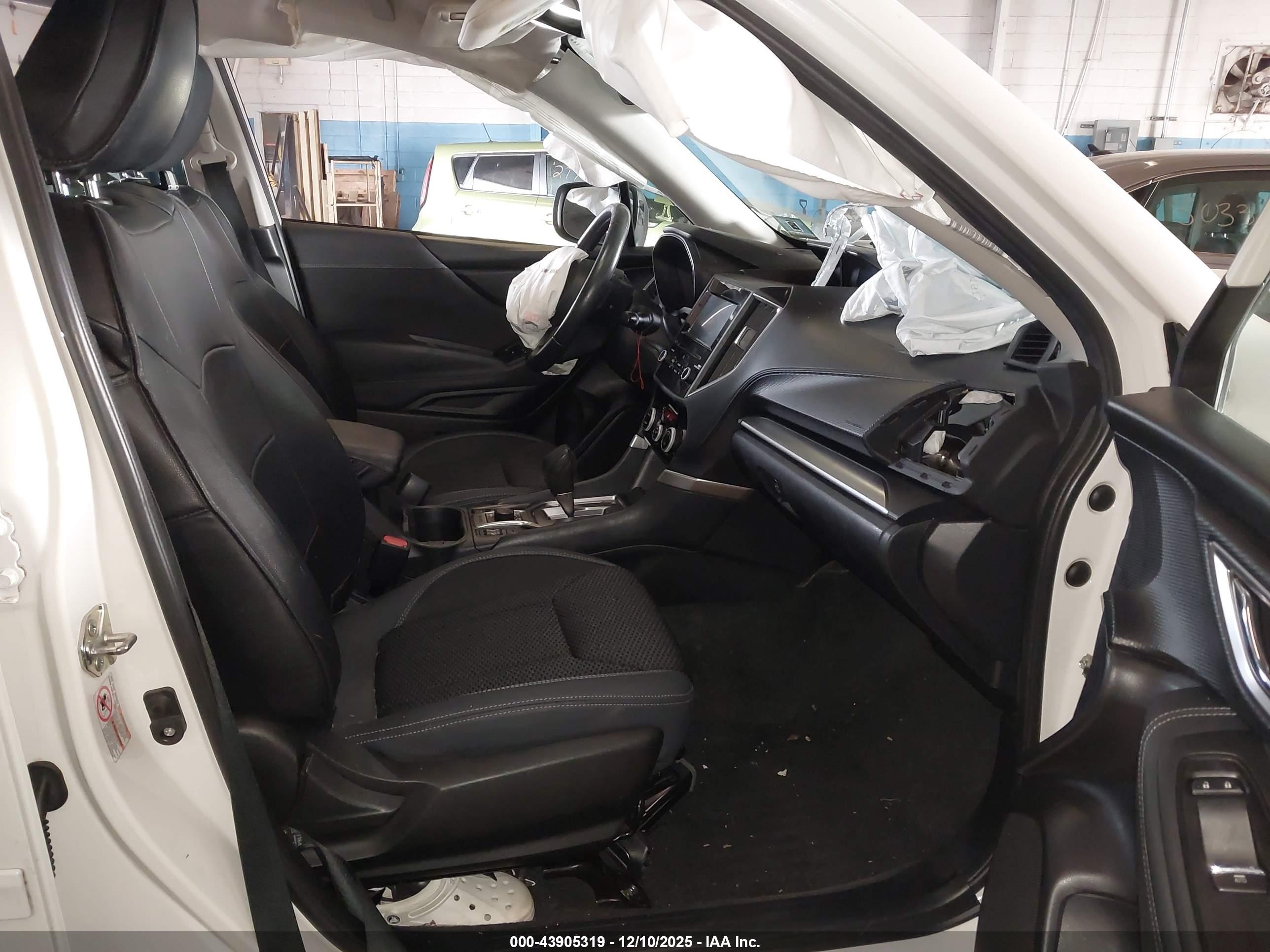 SUBARU FORESTER image 5