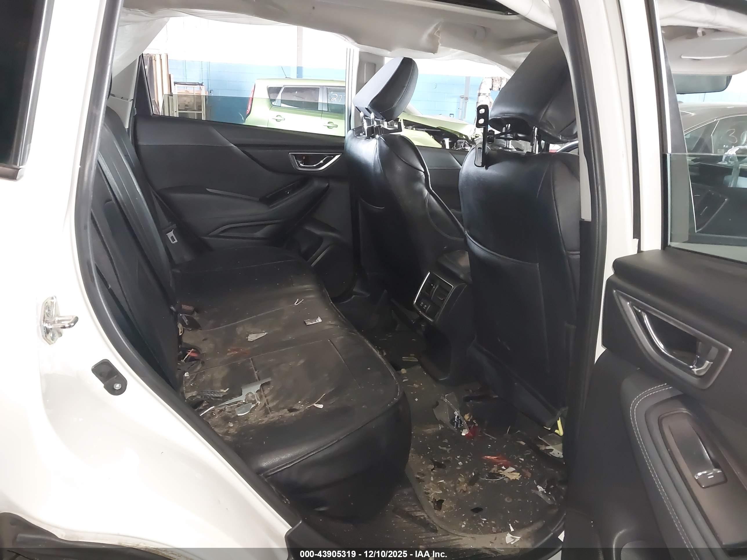 SUBARU FORESTER image 8