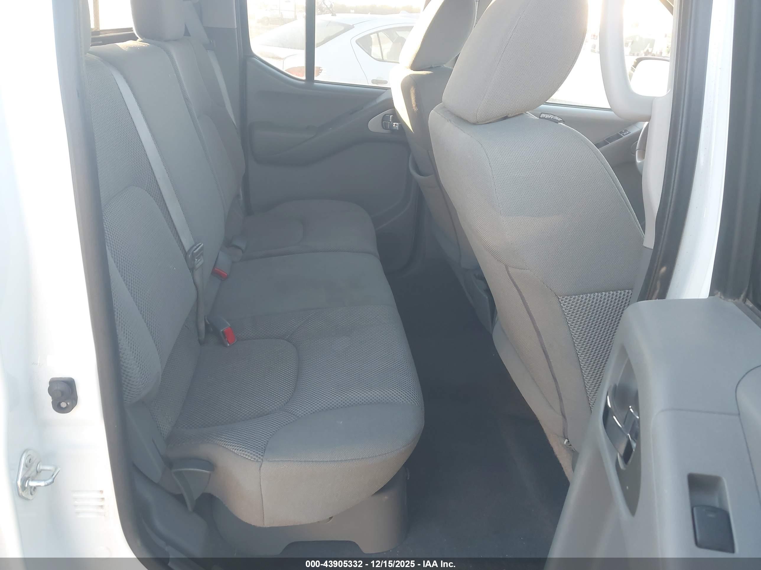 NISSAN FRONTIER image 8