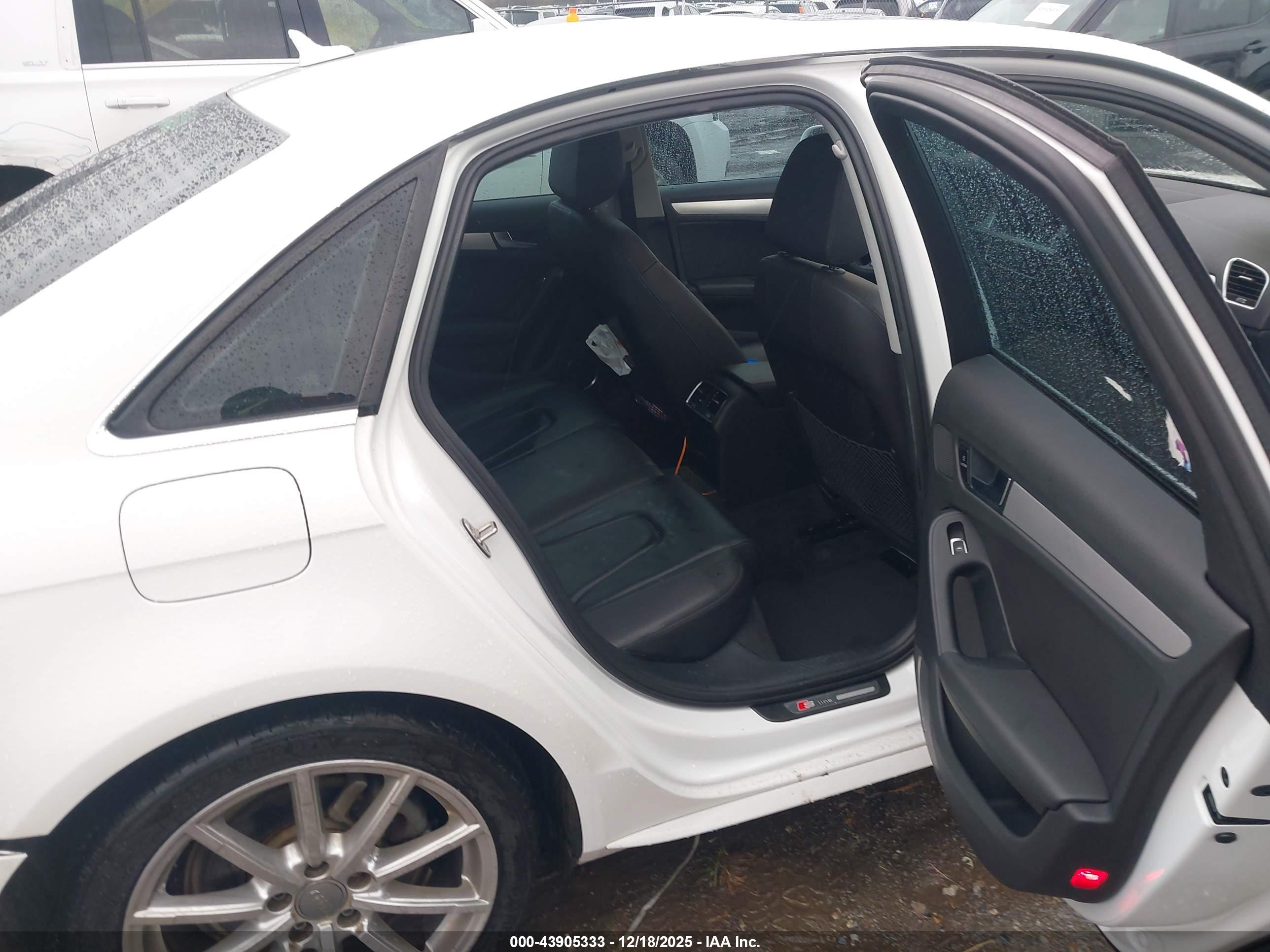 AUDI A4 image 8