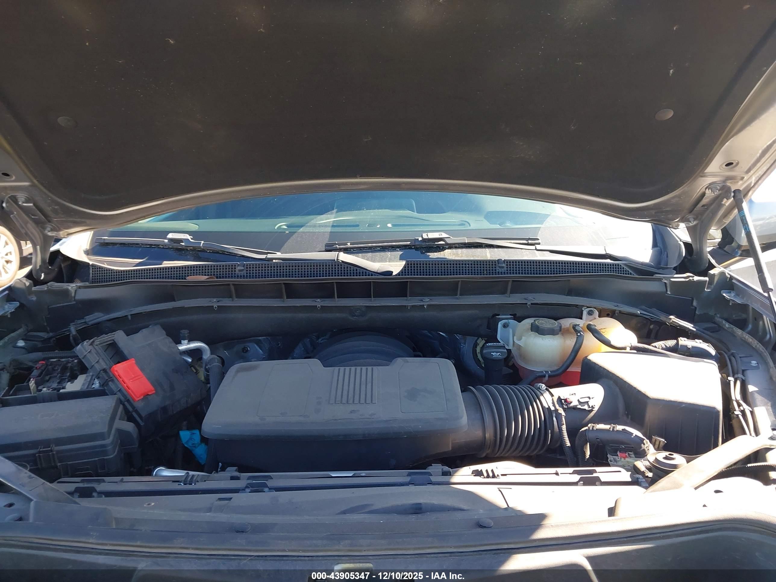 CHEVROLET TAHOE image 10