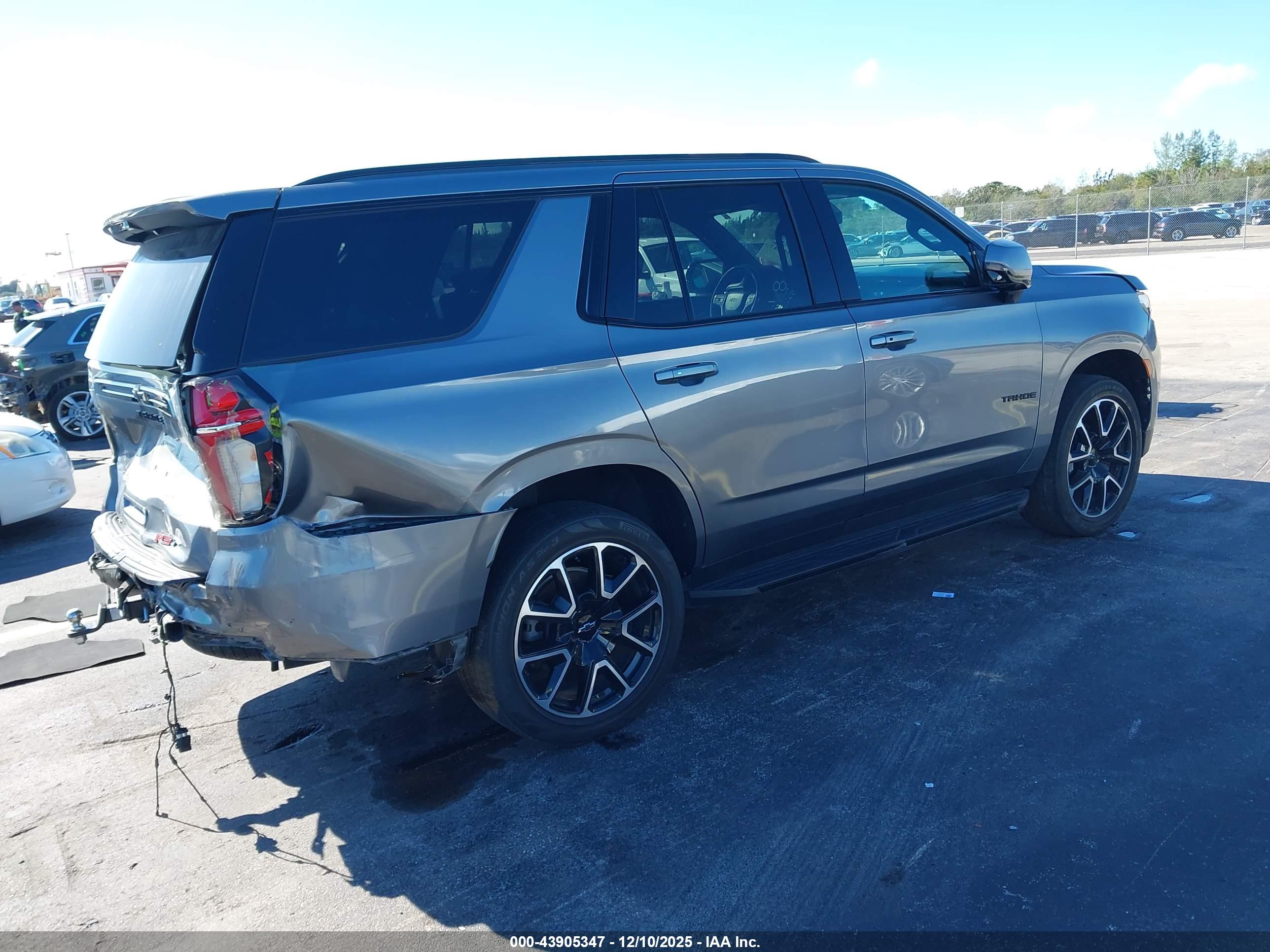 CHEVROLET TAHOE image 4