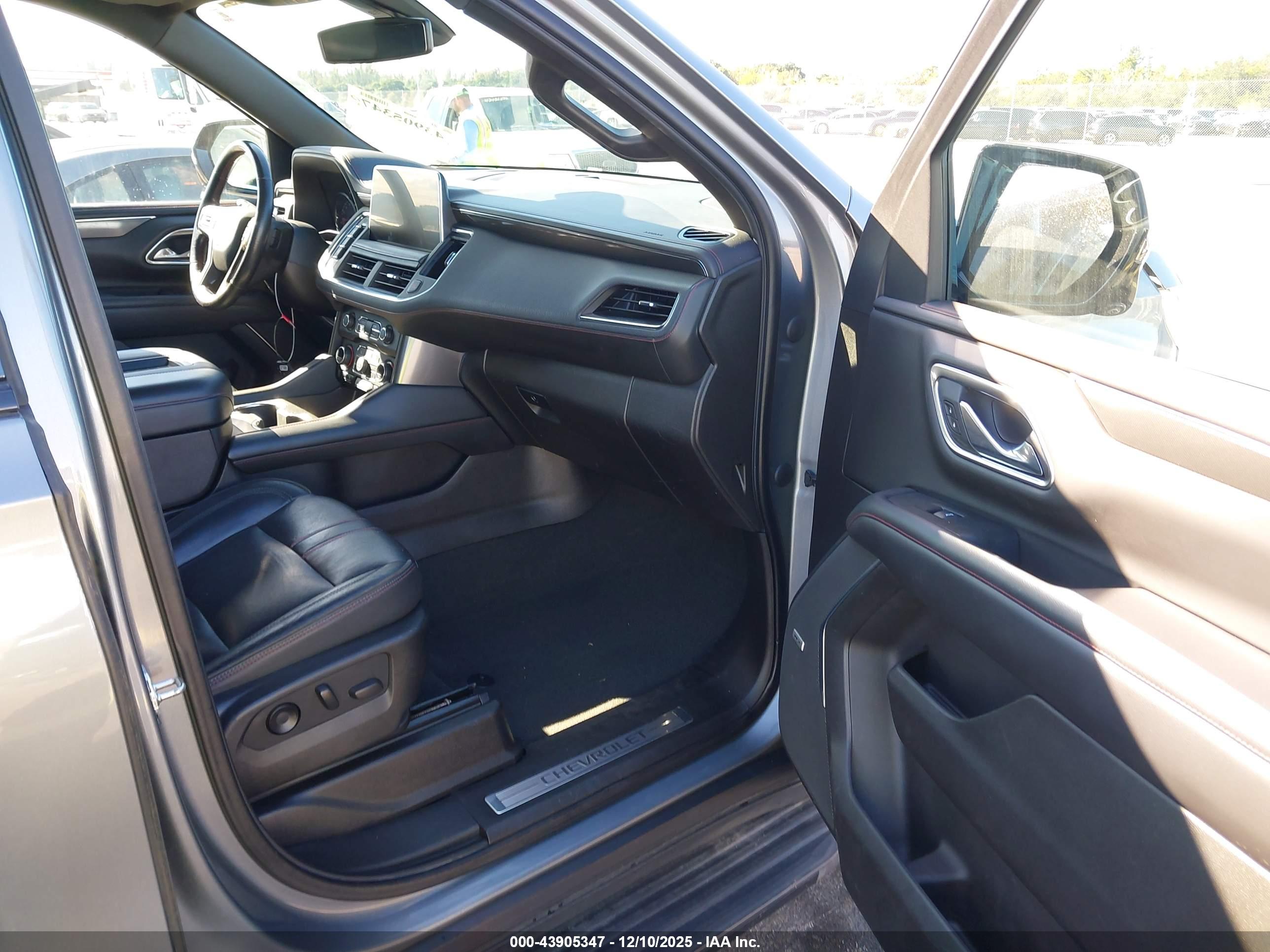 CHEVROLET TAHOE image 5