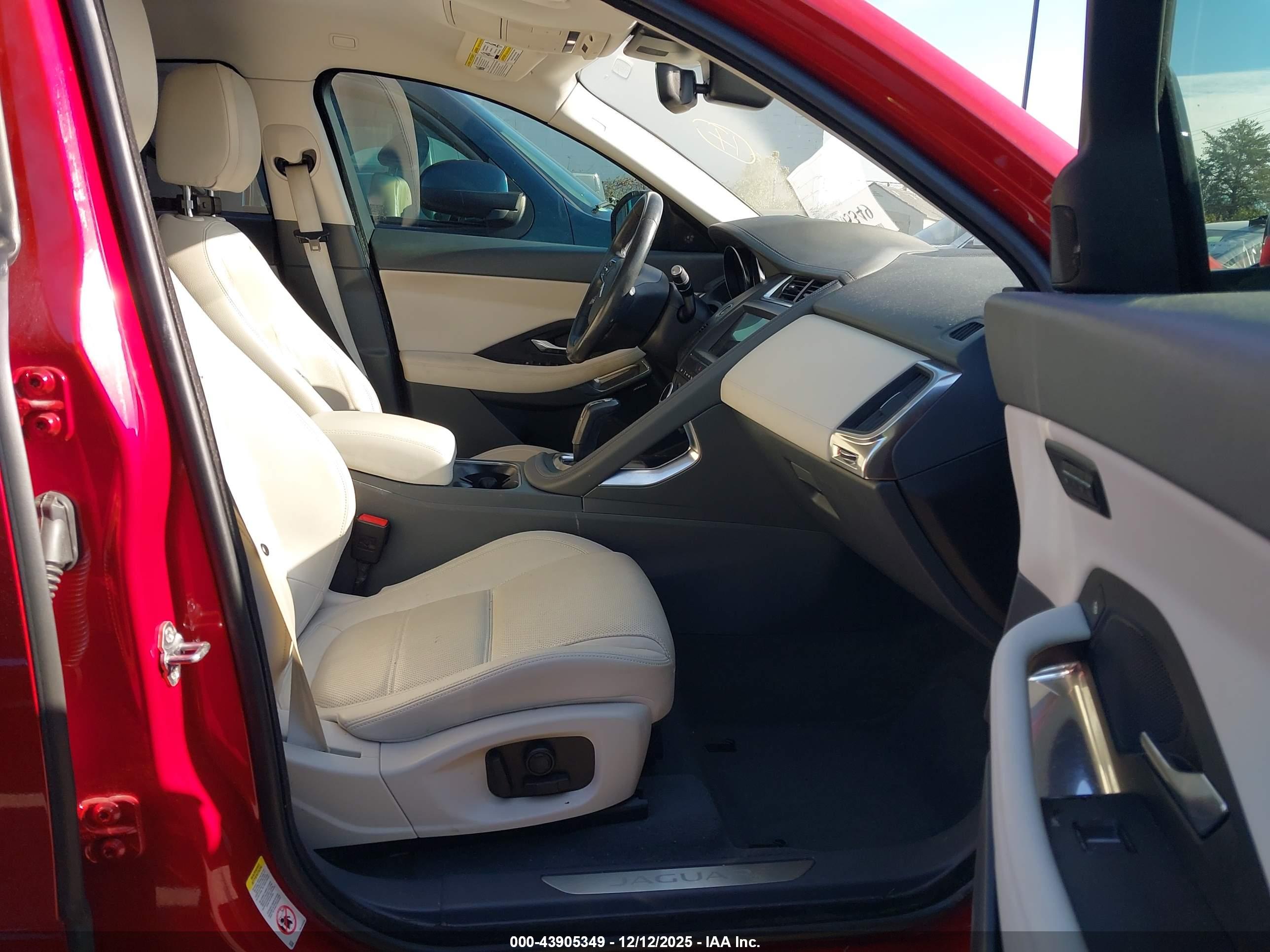 JAGUAR E-PACE image 5