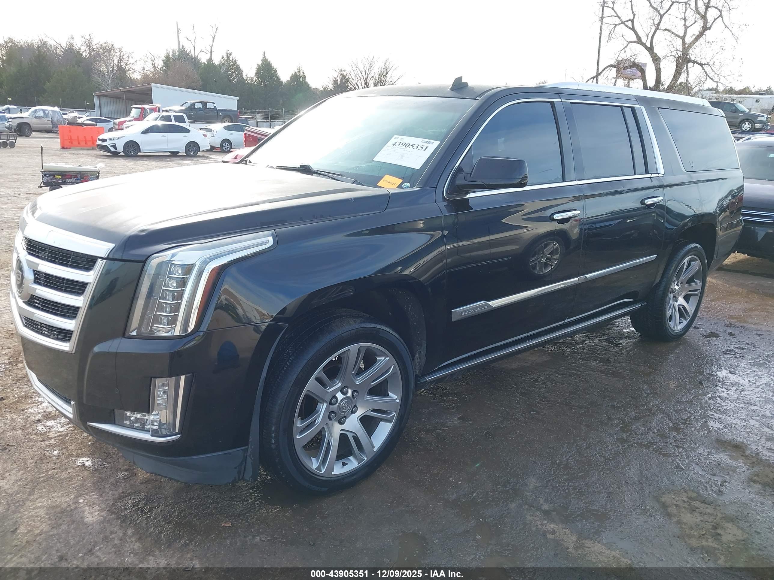 CADILLAC ESCALADE image 2