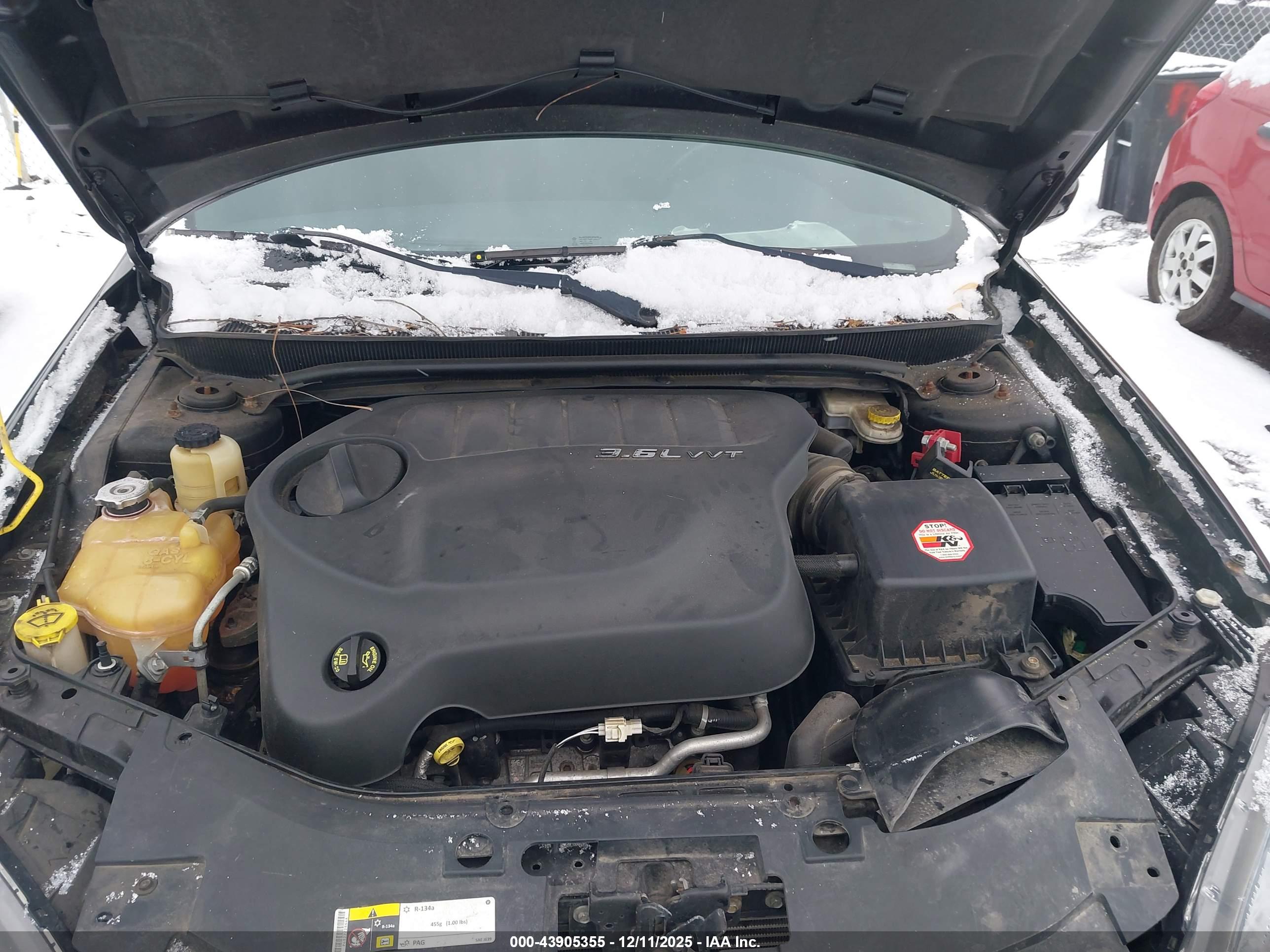CHRYSLER 200 image 10