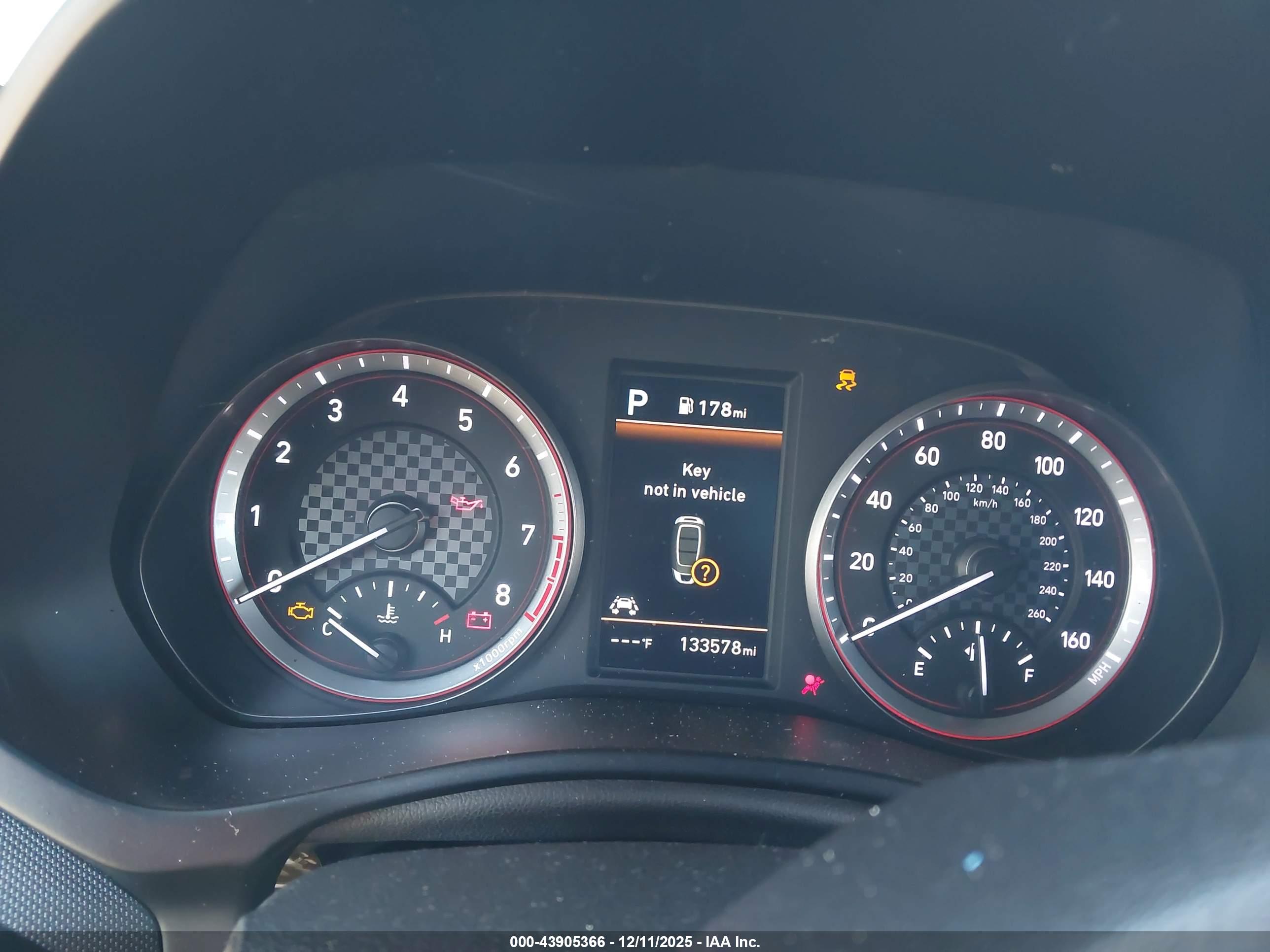HYUNDAI VELOSTER image 7
