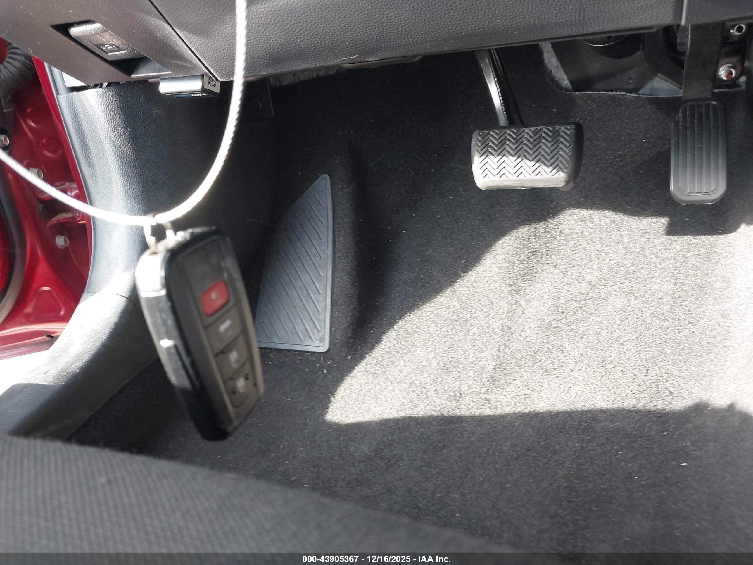 TOYOTA COROLLA image 11