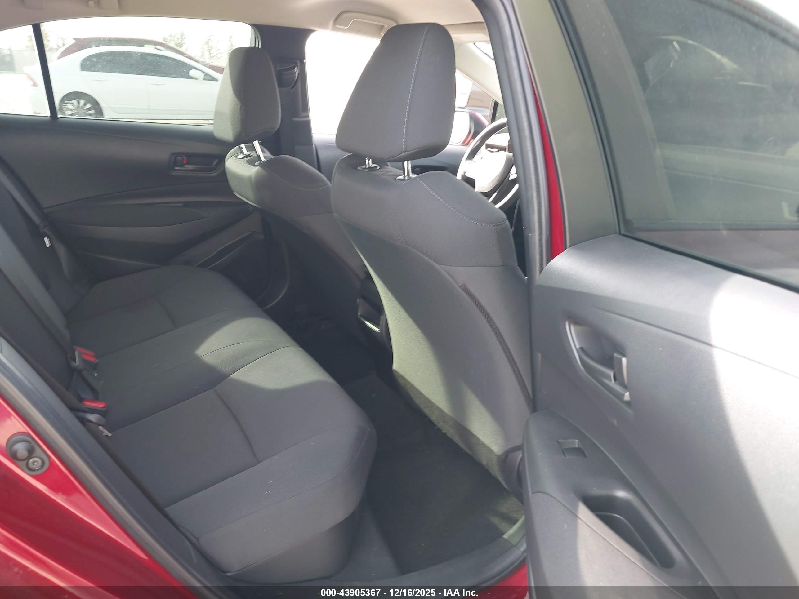 TOYOTA COROLLA image 8