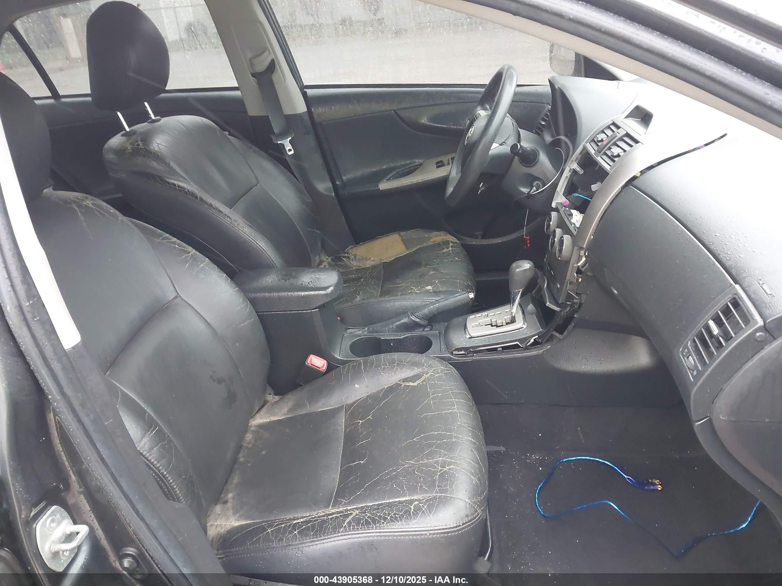 TOYOTA COROLLA image 5
