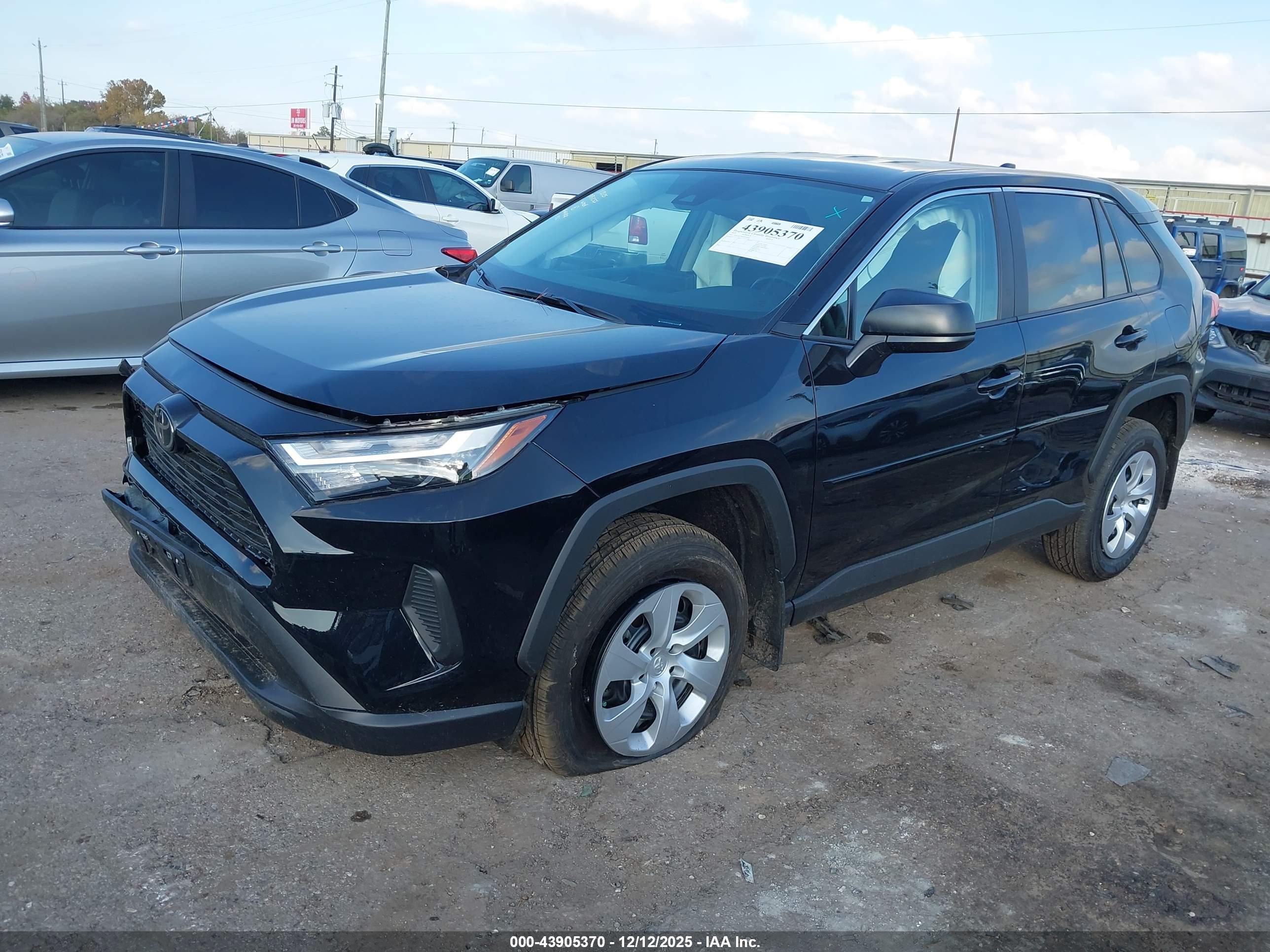 TOYOTA RAV4 image 2