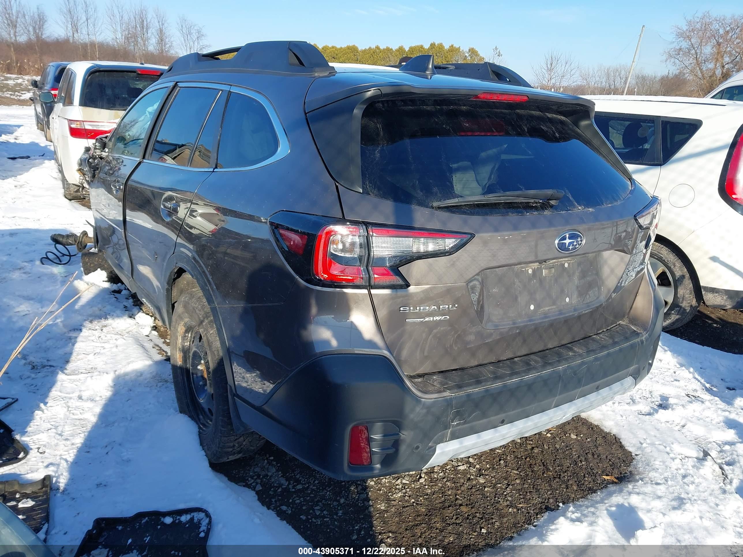 SUBARU OUTBACK image 3