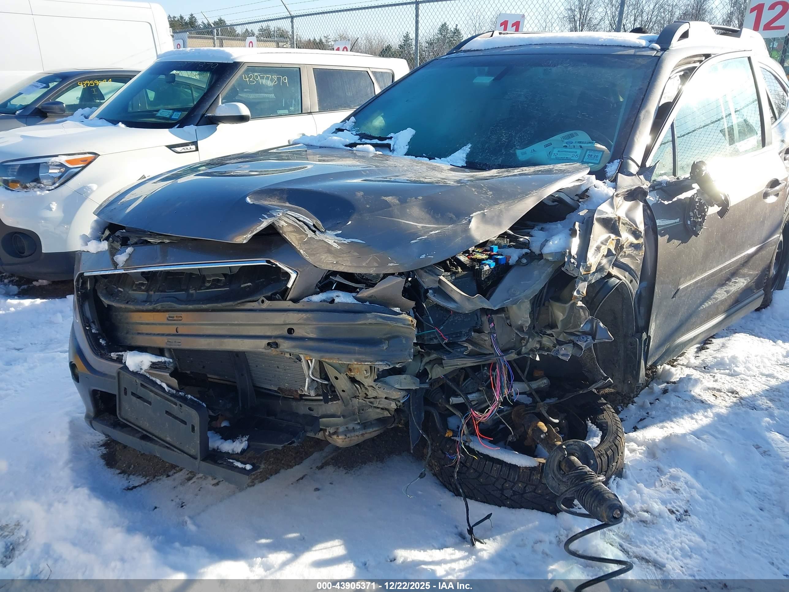 SUBARU OUTBACK image 6