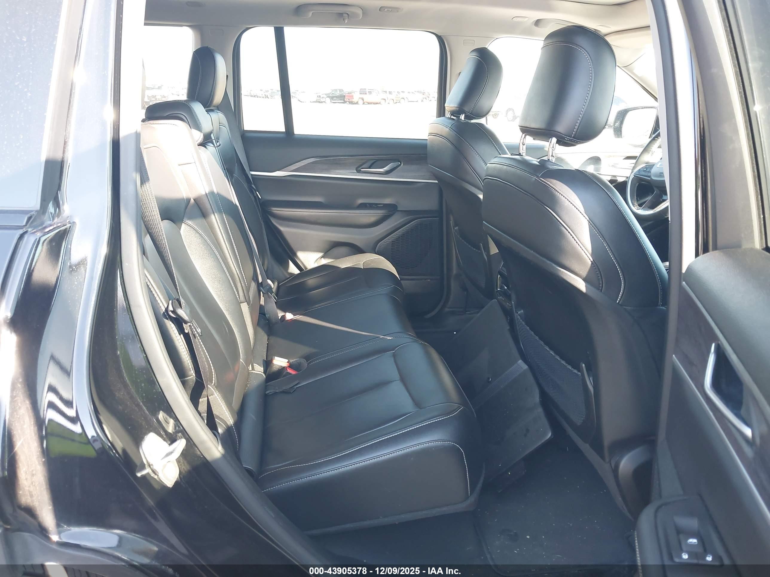 JEEP GRAND image 8