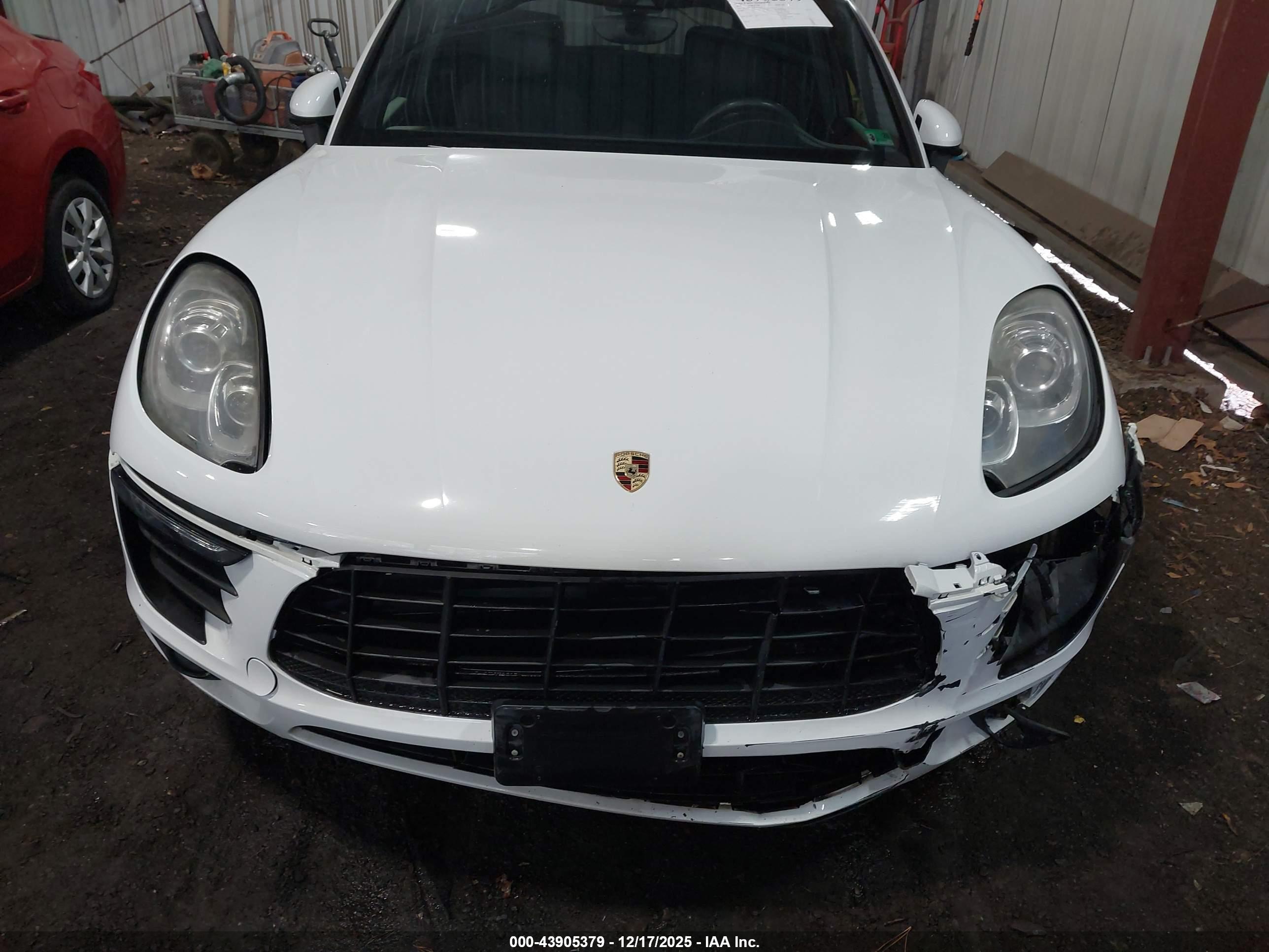 PORSCHE MACAN image 10
