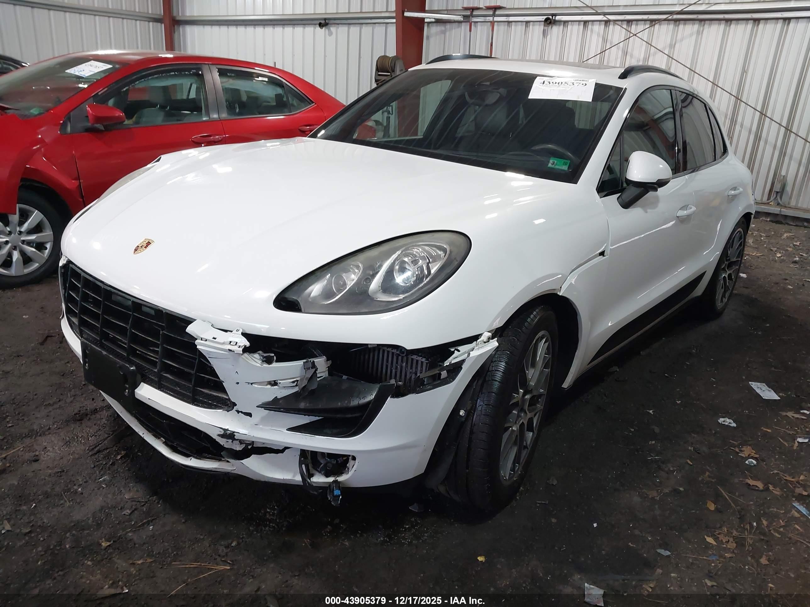 PORSCHE MACAN image 2