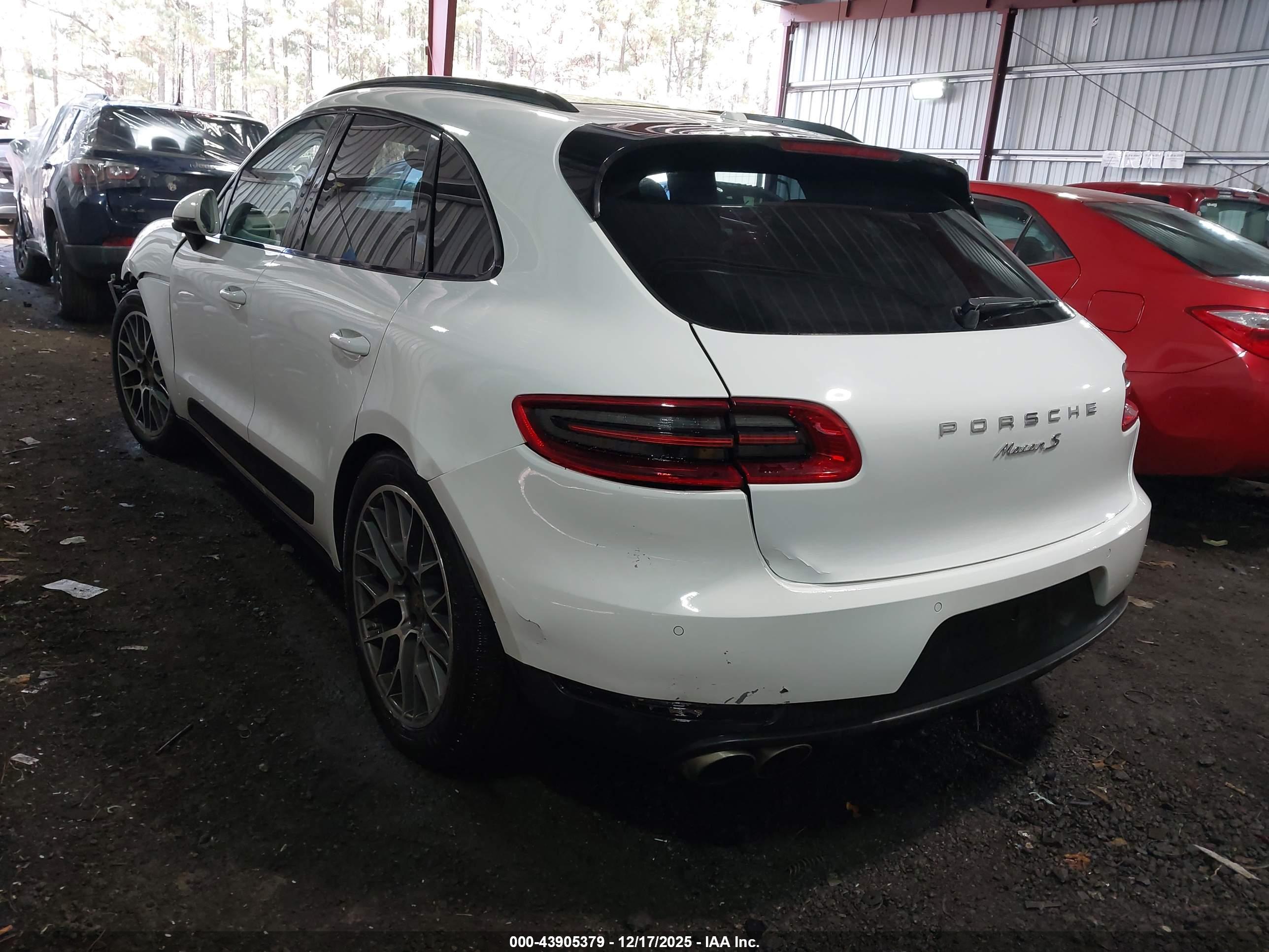 PORSCHE MACAN image 3