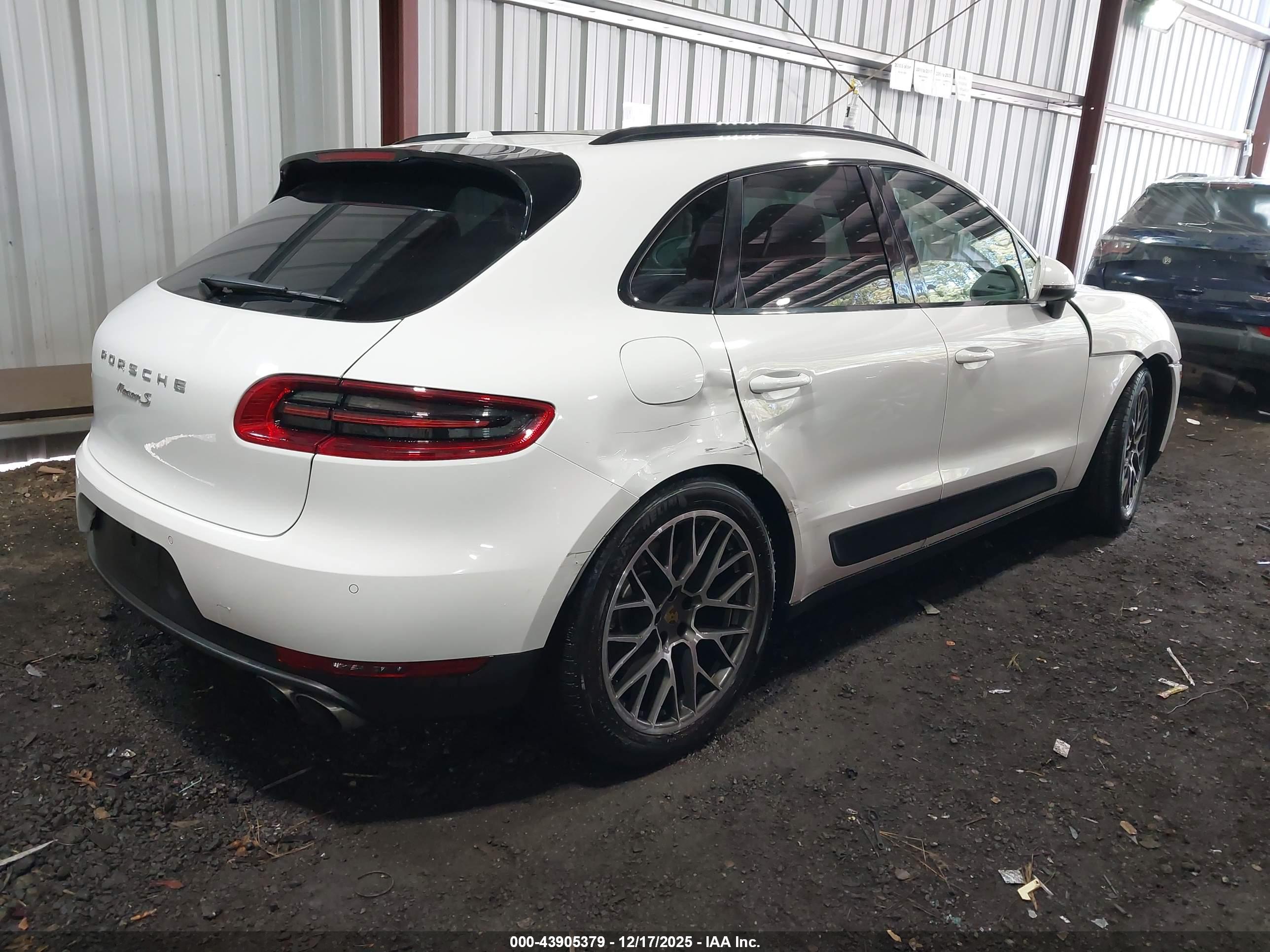 PORSCHE MACAN image 4