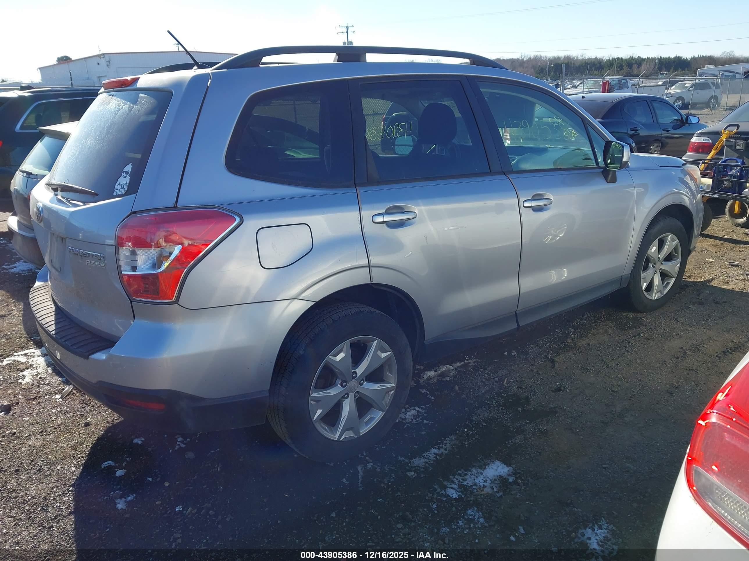 SUBARU FORESTER image 4