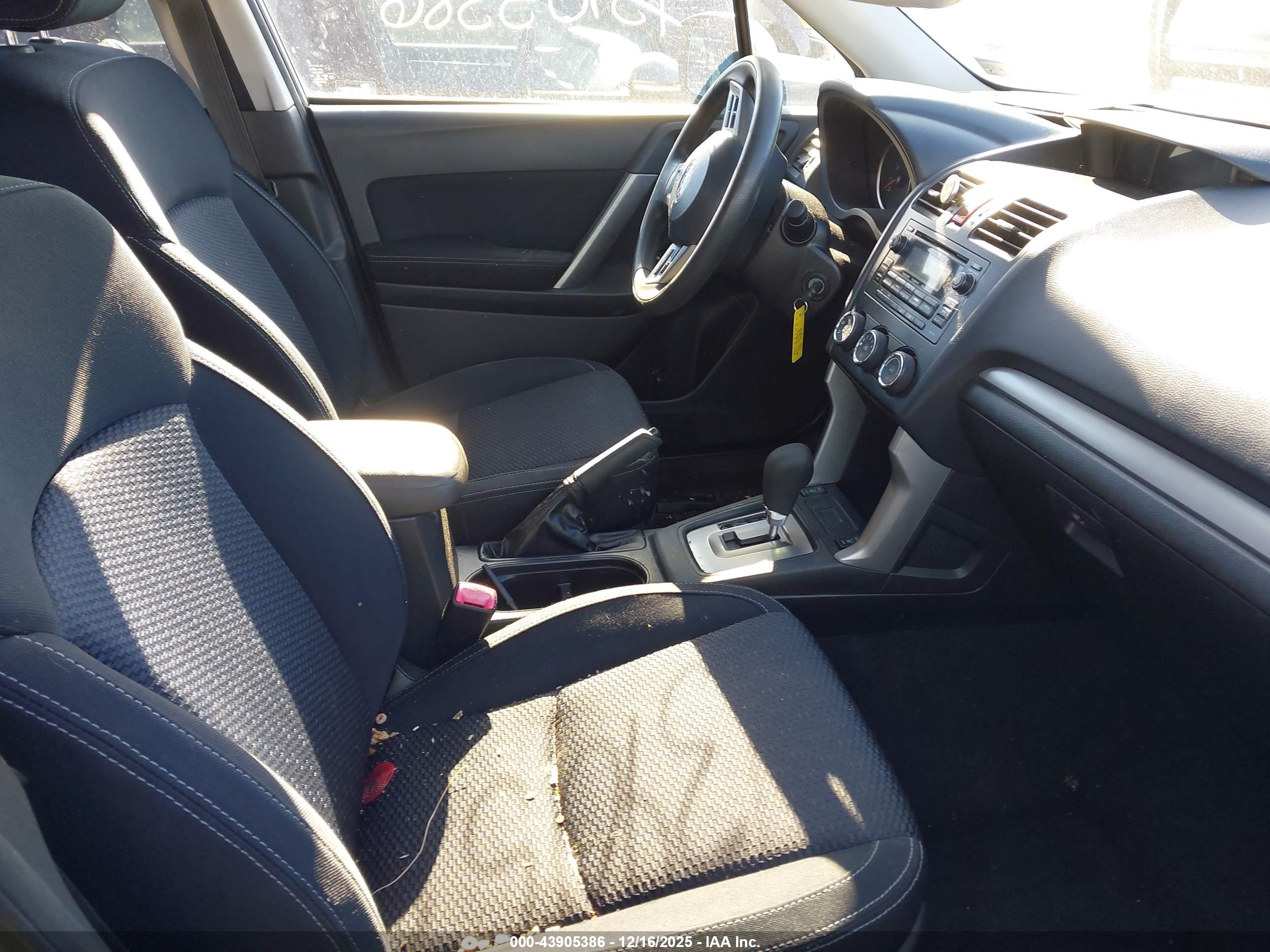 SUBARU FORESTER image 5