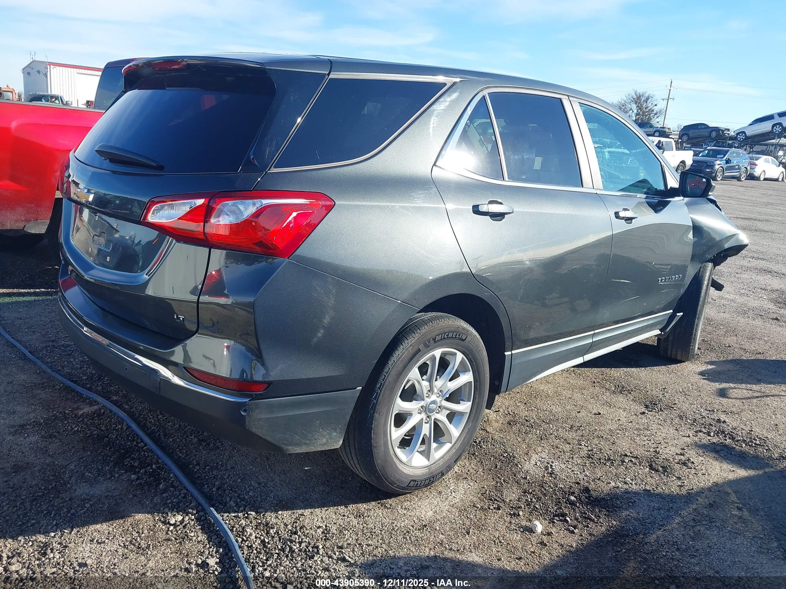 CHEVROLET EQUINOX image 4