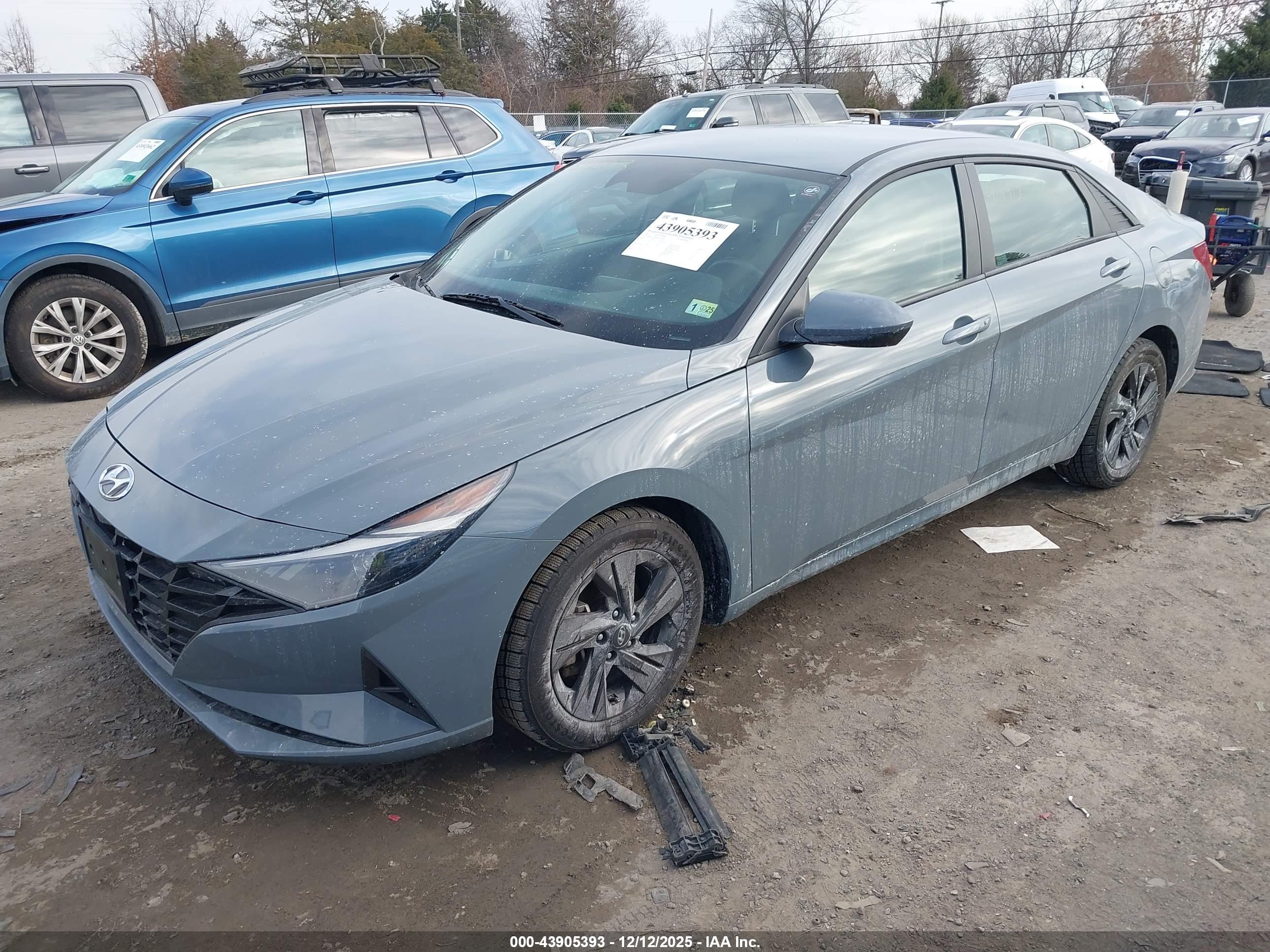 HYUNDAI ELANTRA image 2