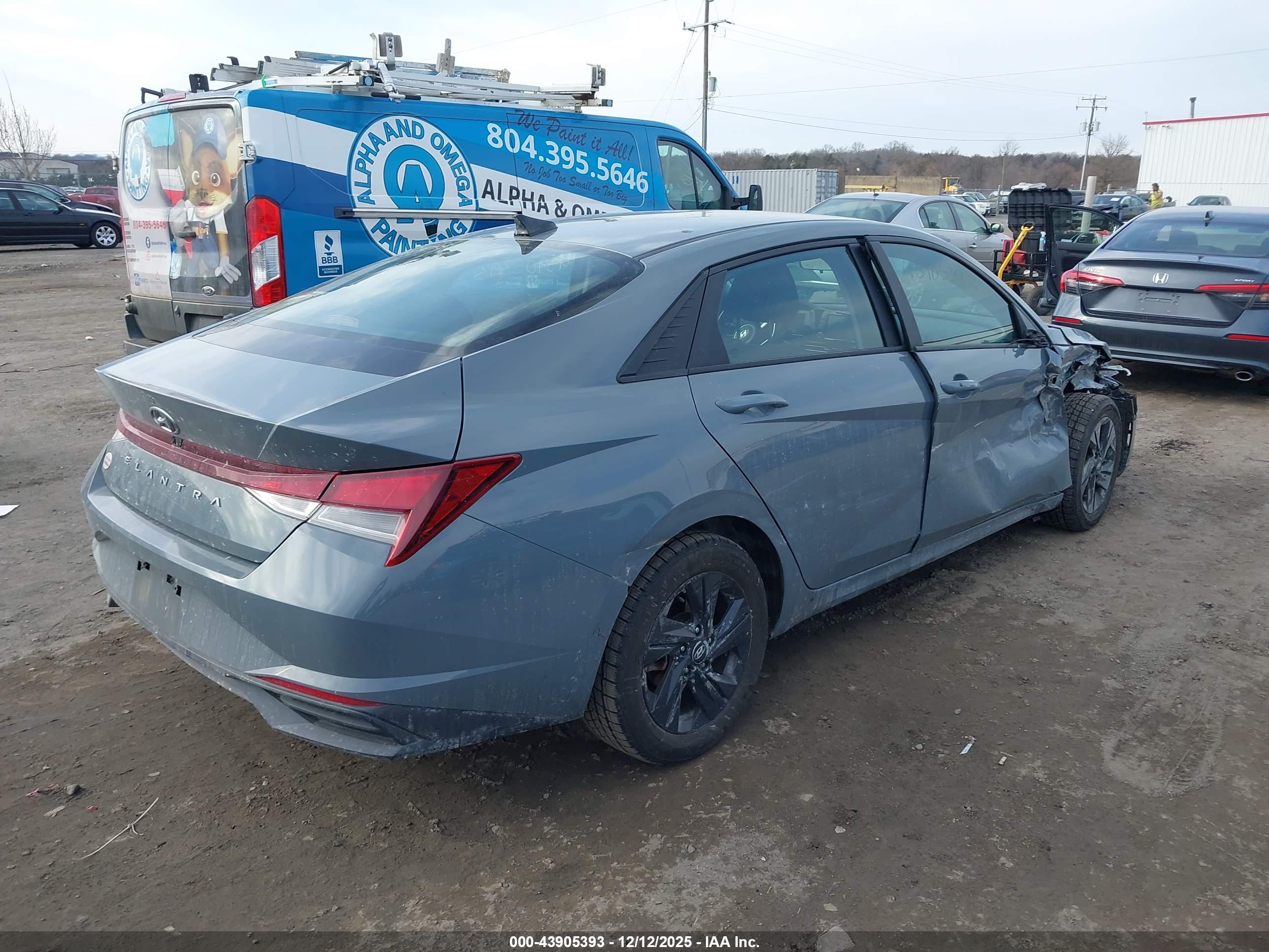 HYUNDAI ELANTRA image 4