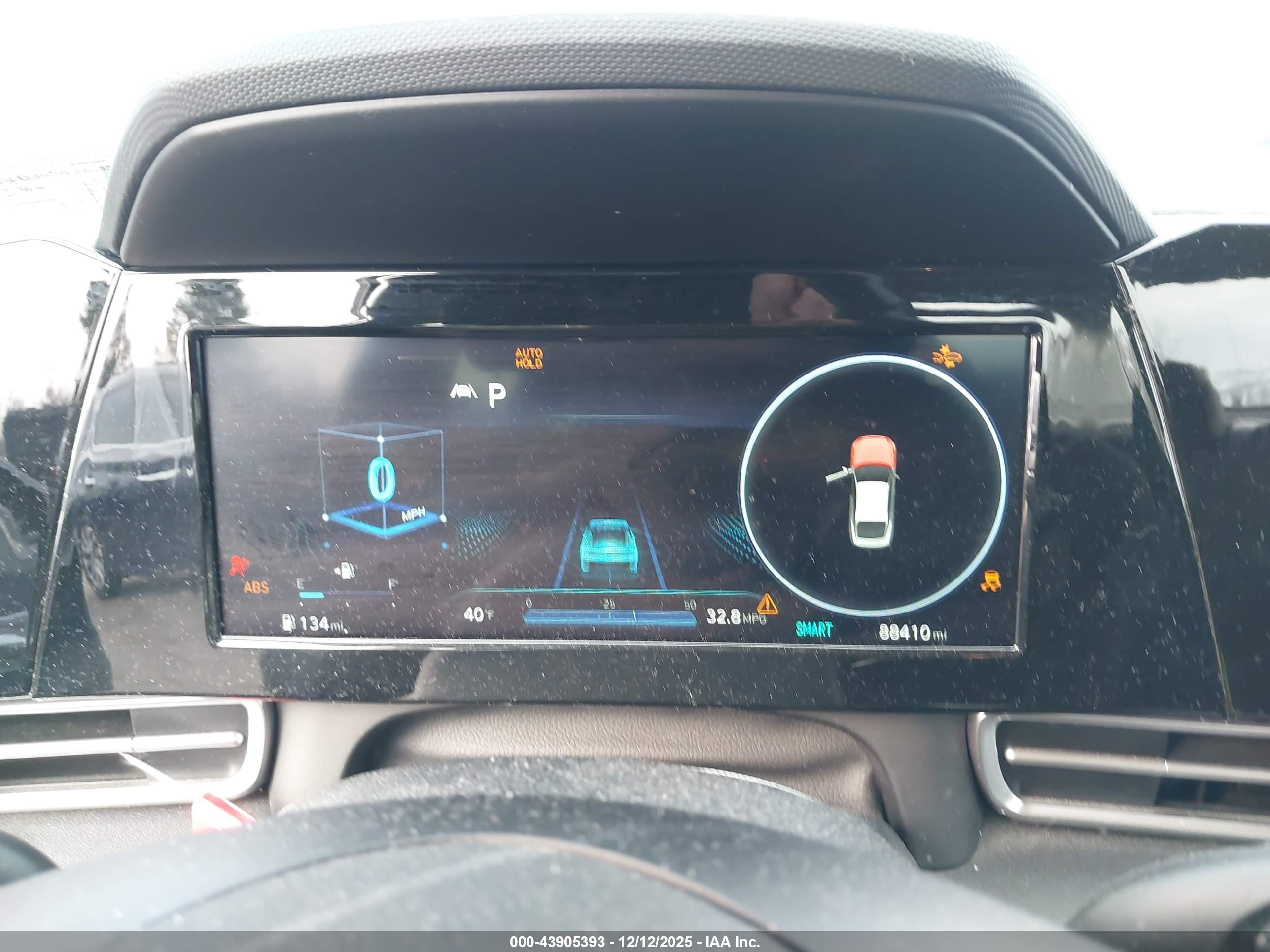 HYUNDAI ELANTRA image 7