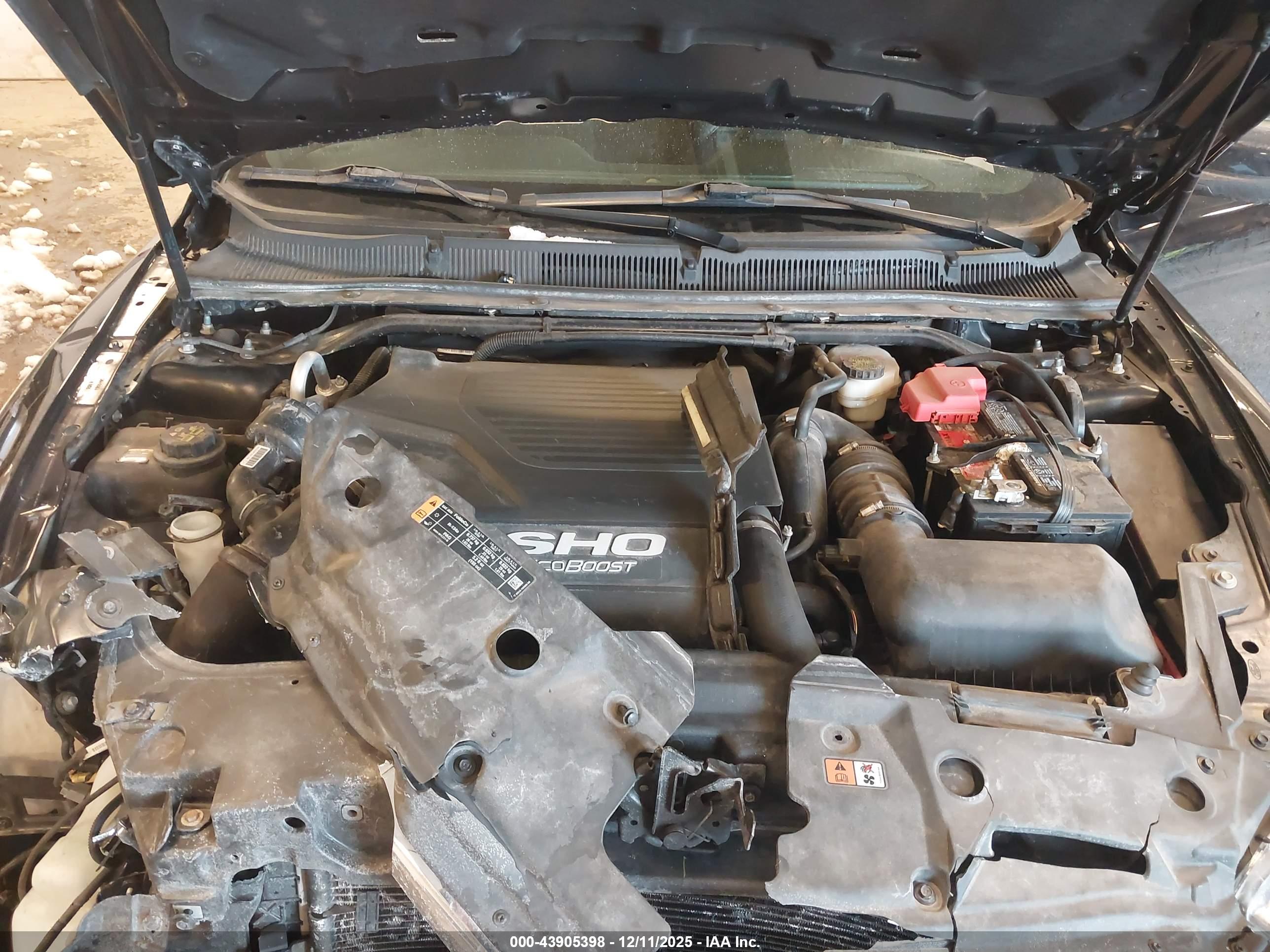 FORD TAURUS image 10