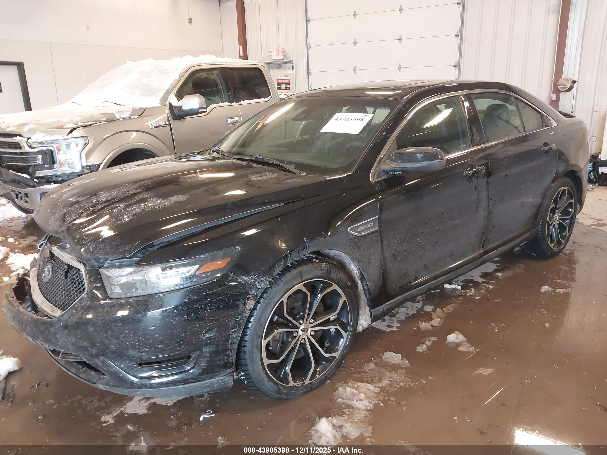 FORD TAURUS image 2