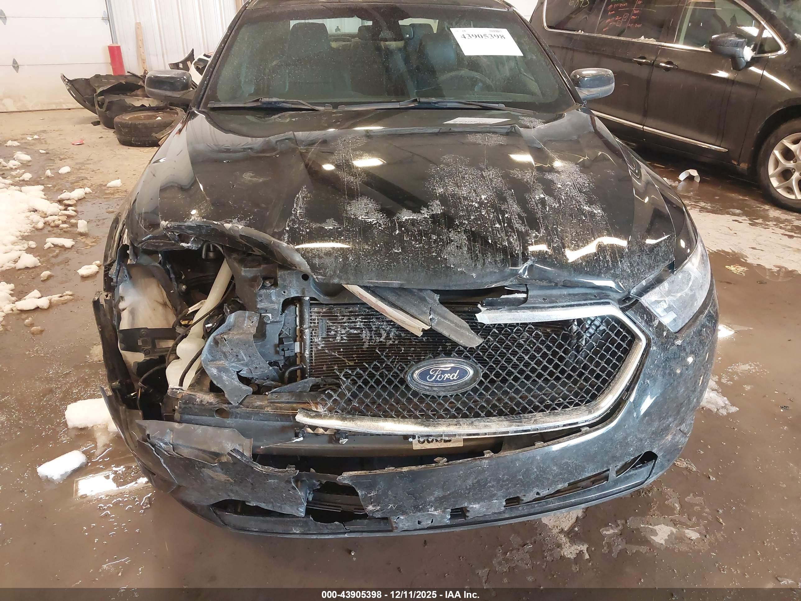 FORD TAURUS image 6