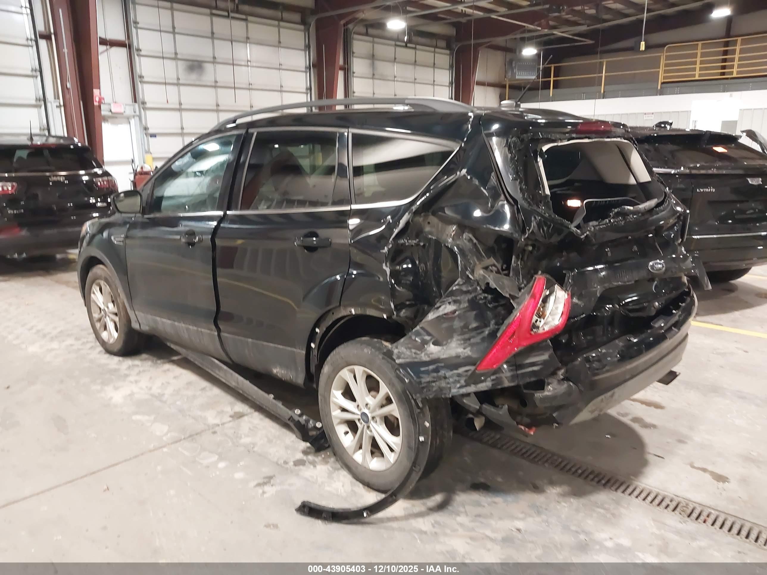 FORD ESCAPE image 3