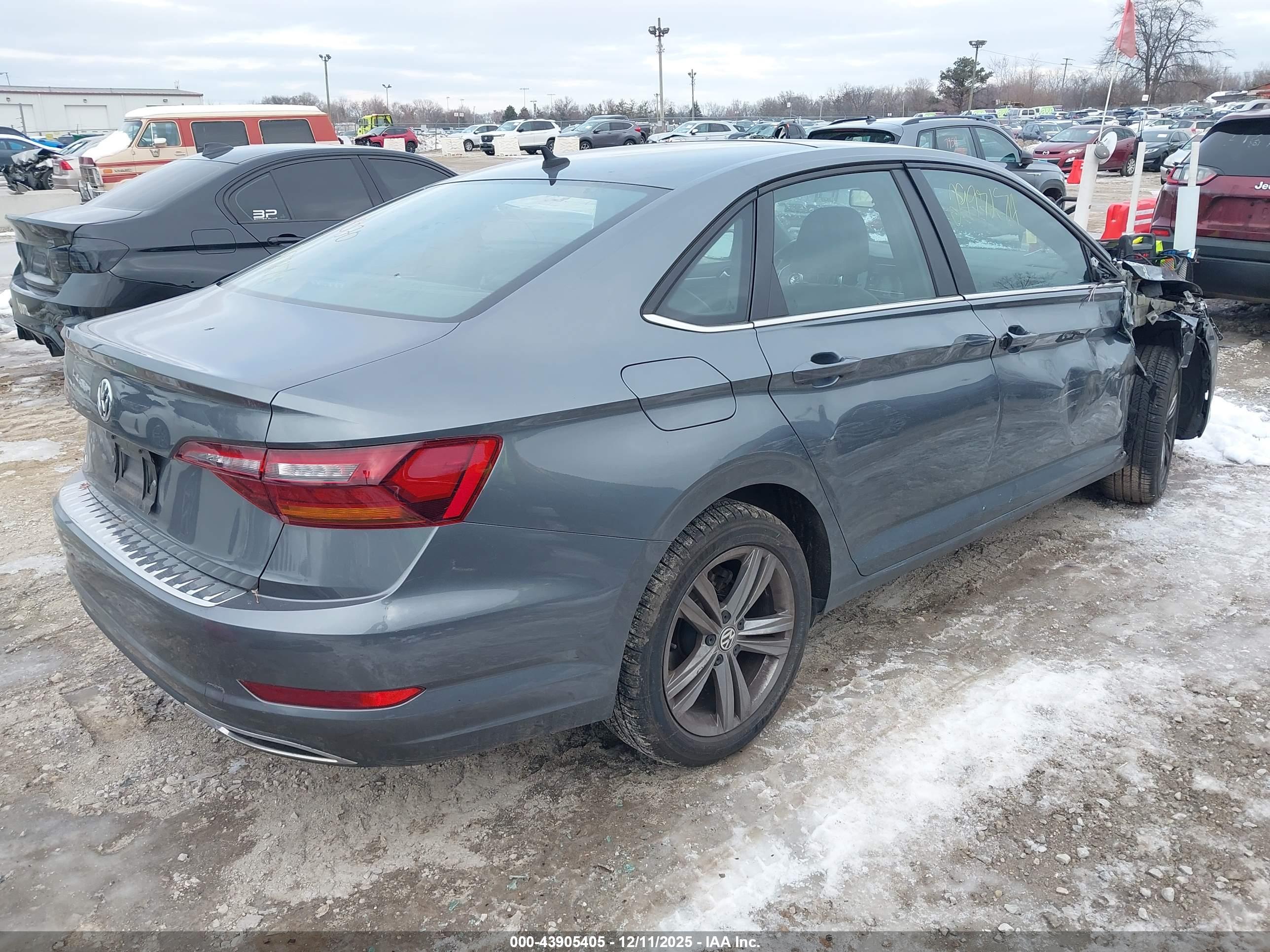 VOLKSWAGEN JETTA image 4