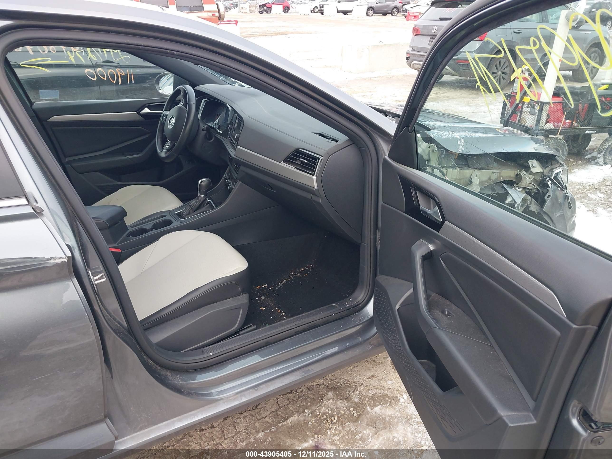 VOLKSWAGEN JETTA image 5
