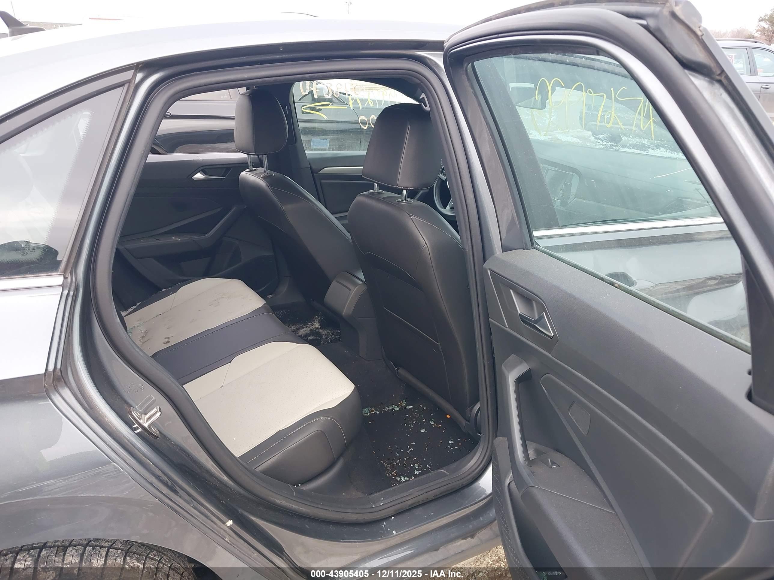 VOLKSWAGEN JETTA image 8