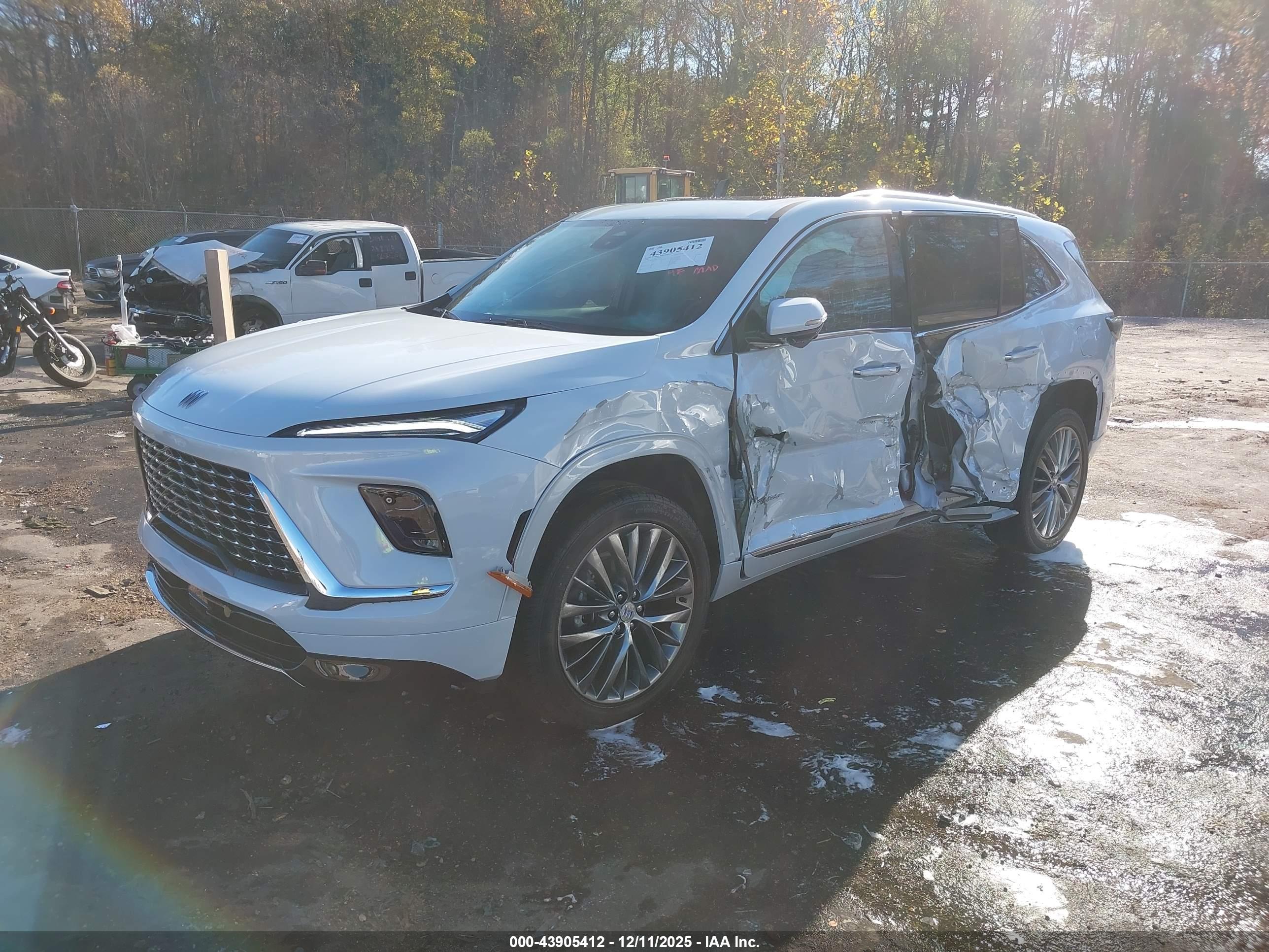BUICK ENCLAVE image 2