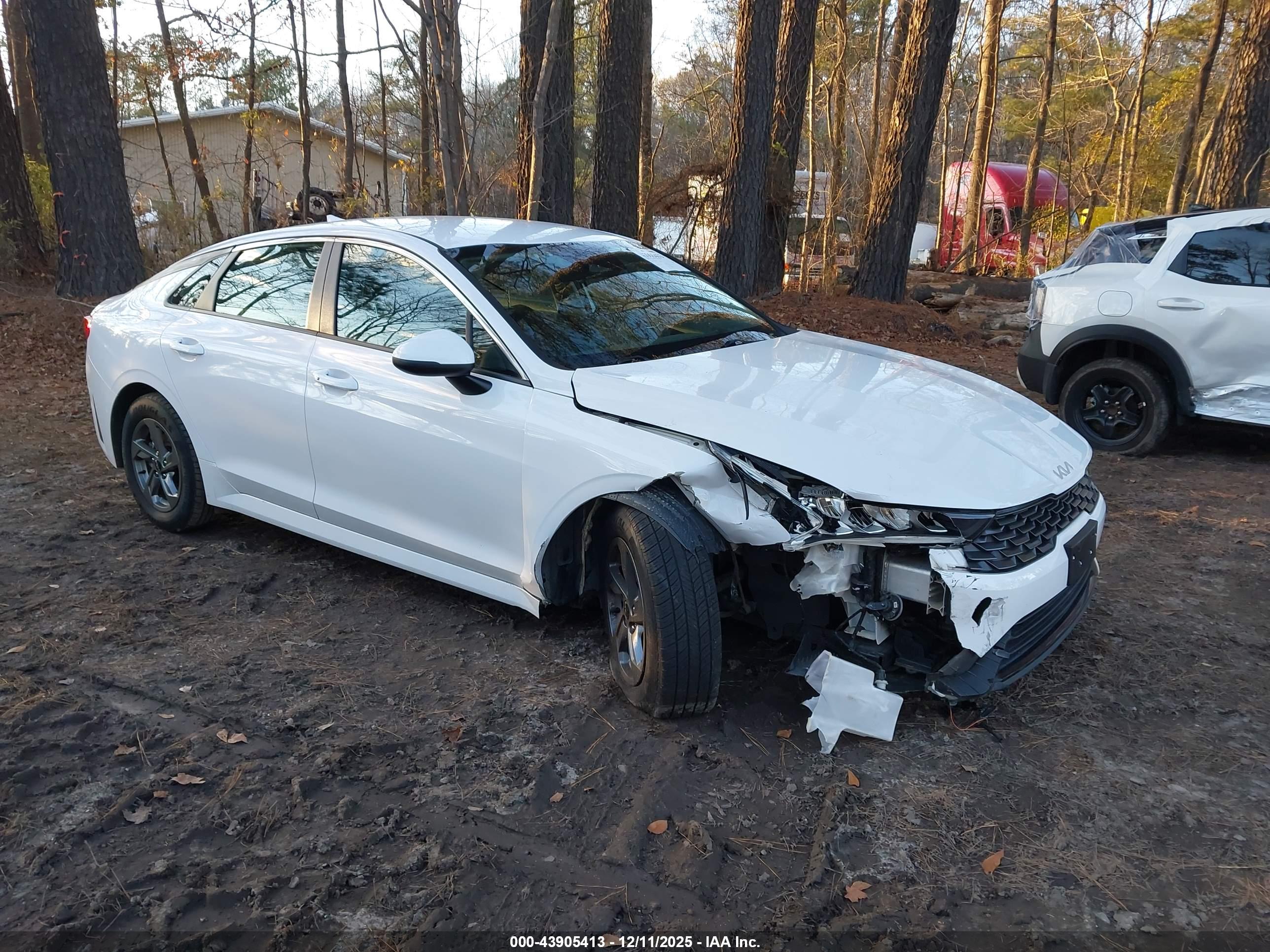 KIA K5 image 6
