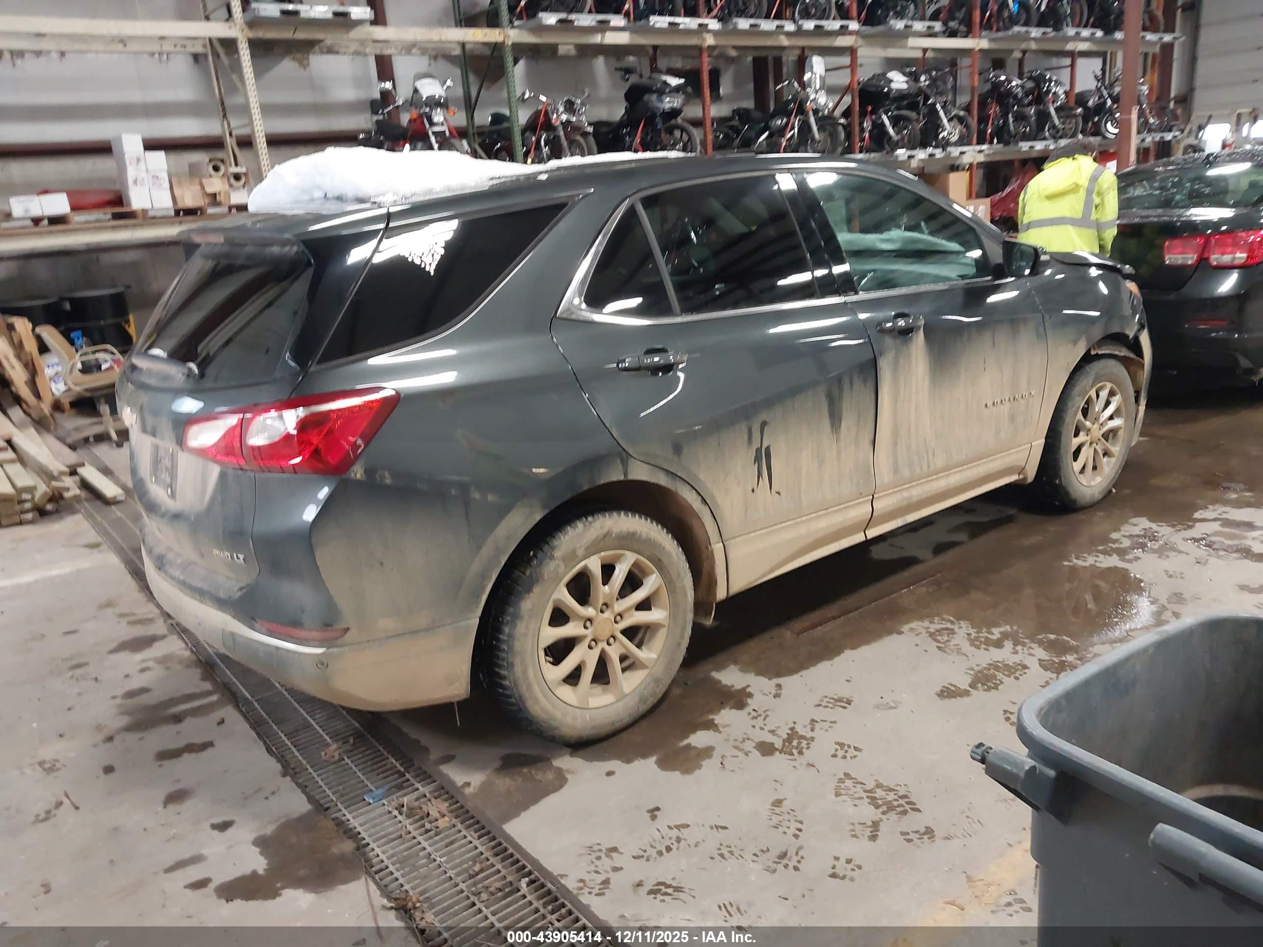 CHEVROLET EQUINOX image 4