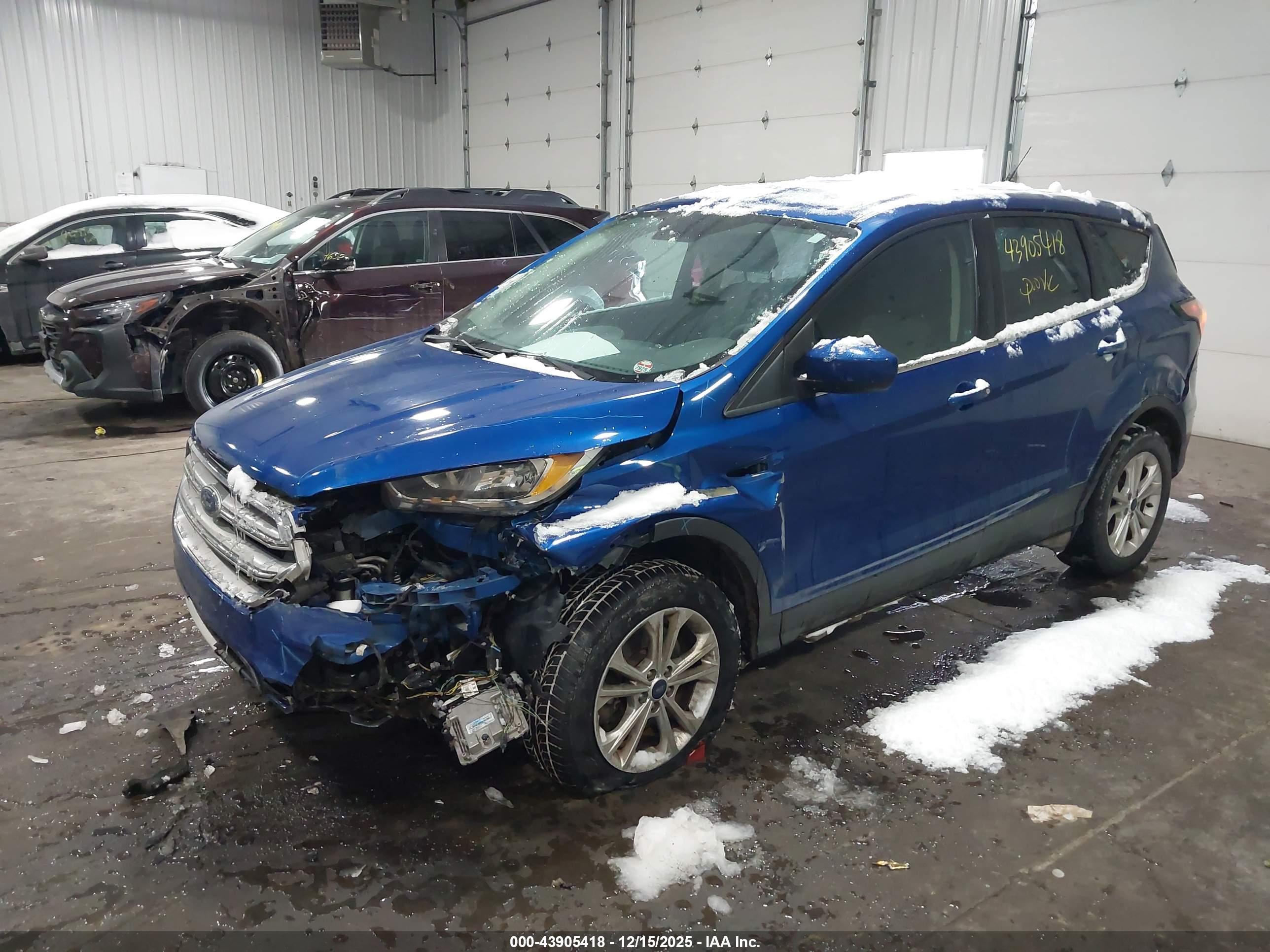 FORD ESCAPE image 2