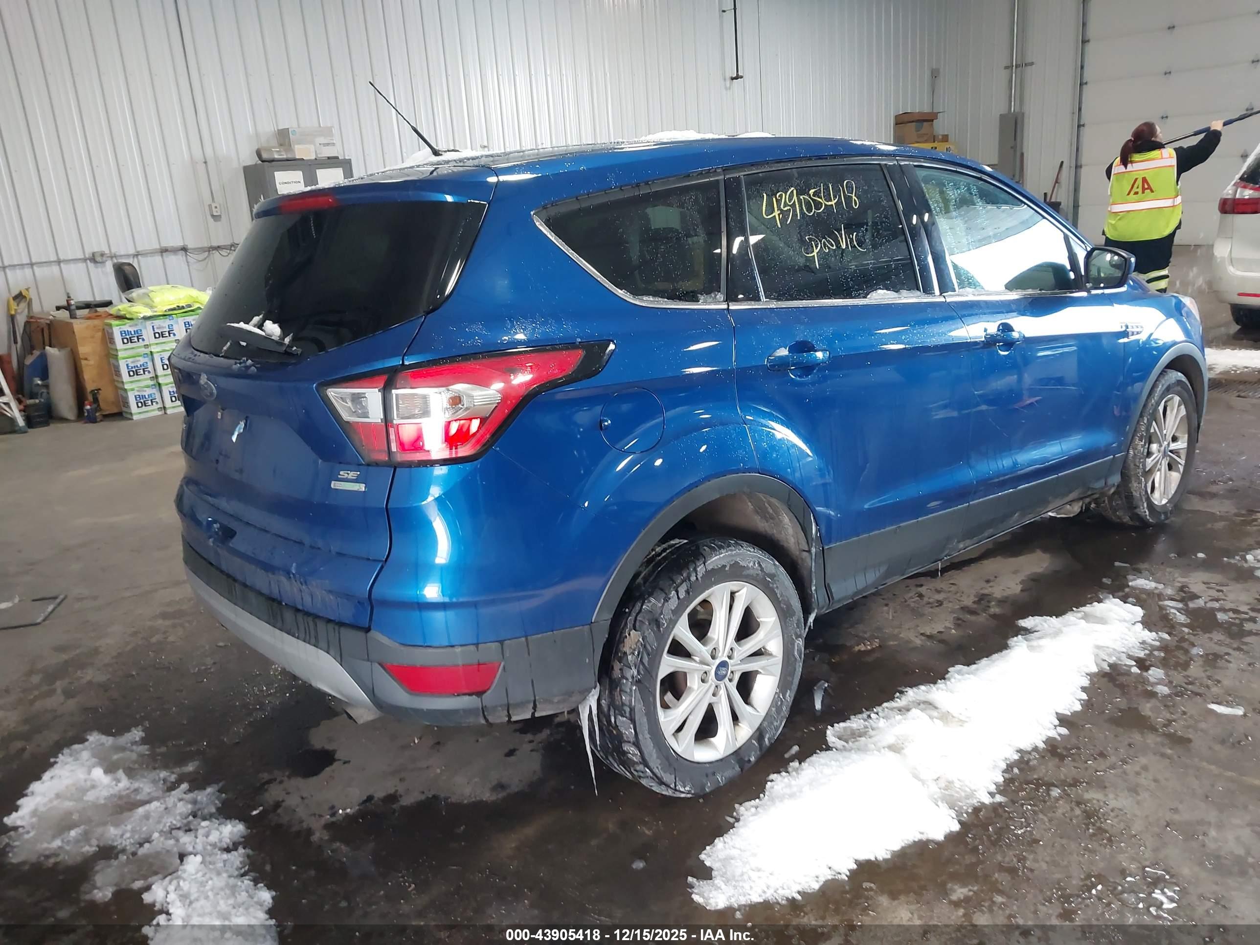FORD ESCAPE image 4