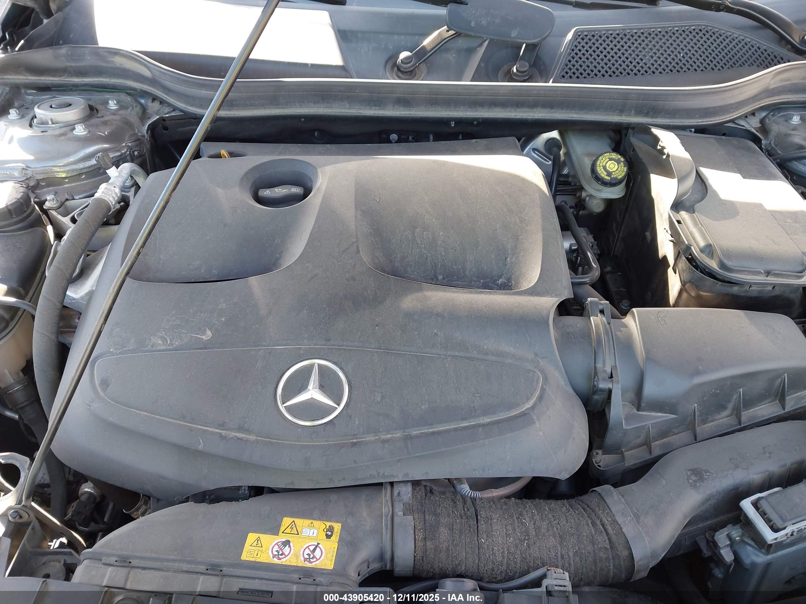MERCEDES-BENZ GLA image 10
