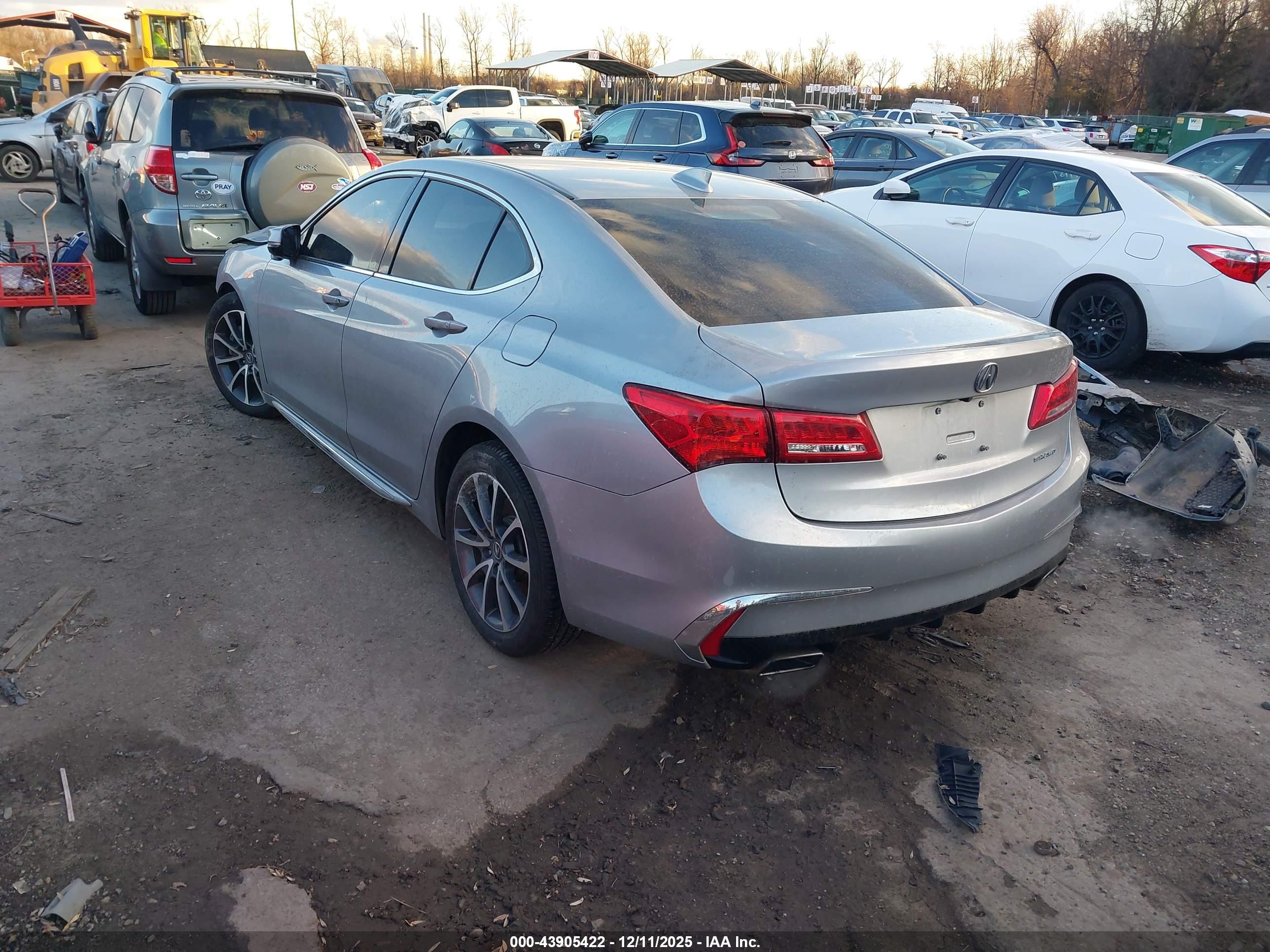 ACURA TLX image 3