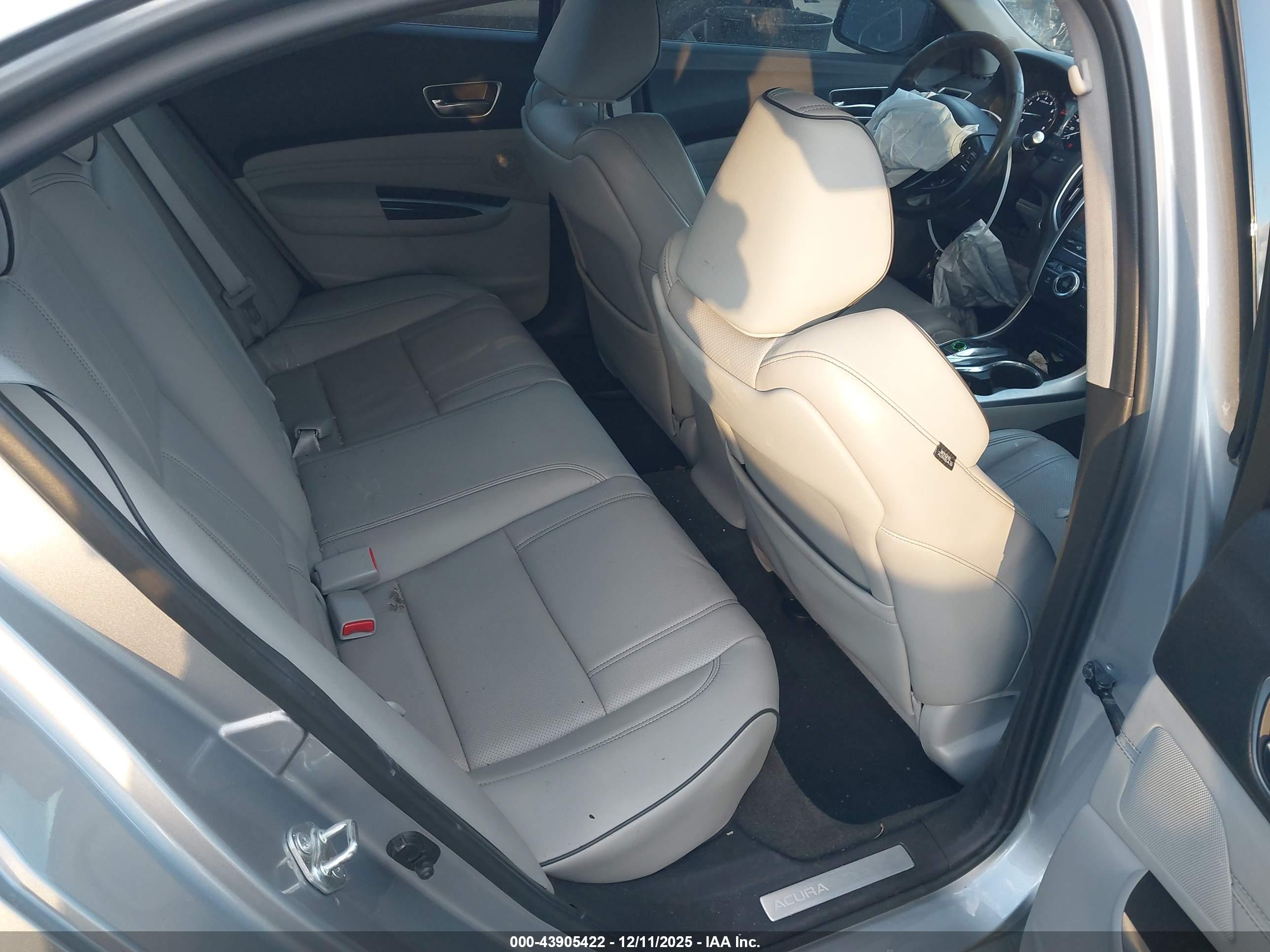 ACURA TLX image 8