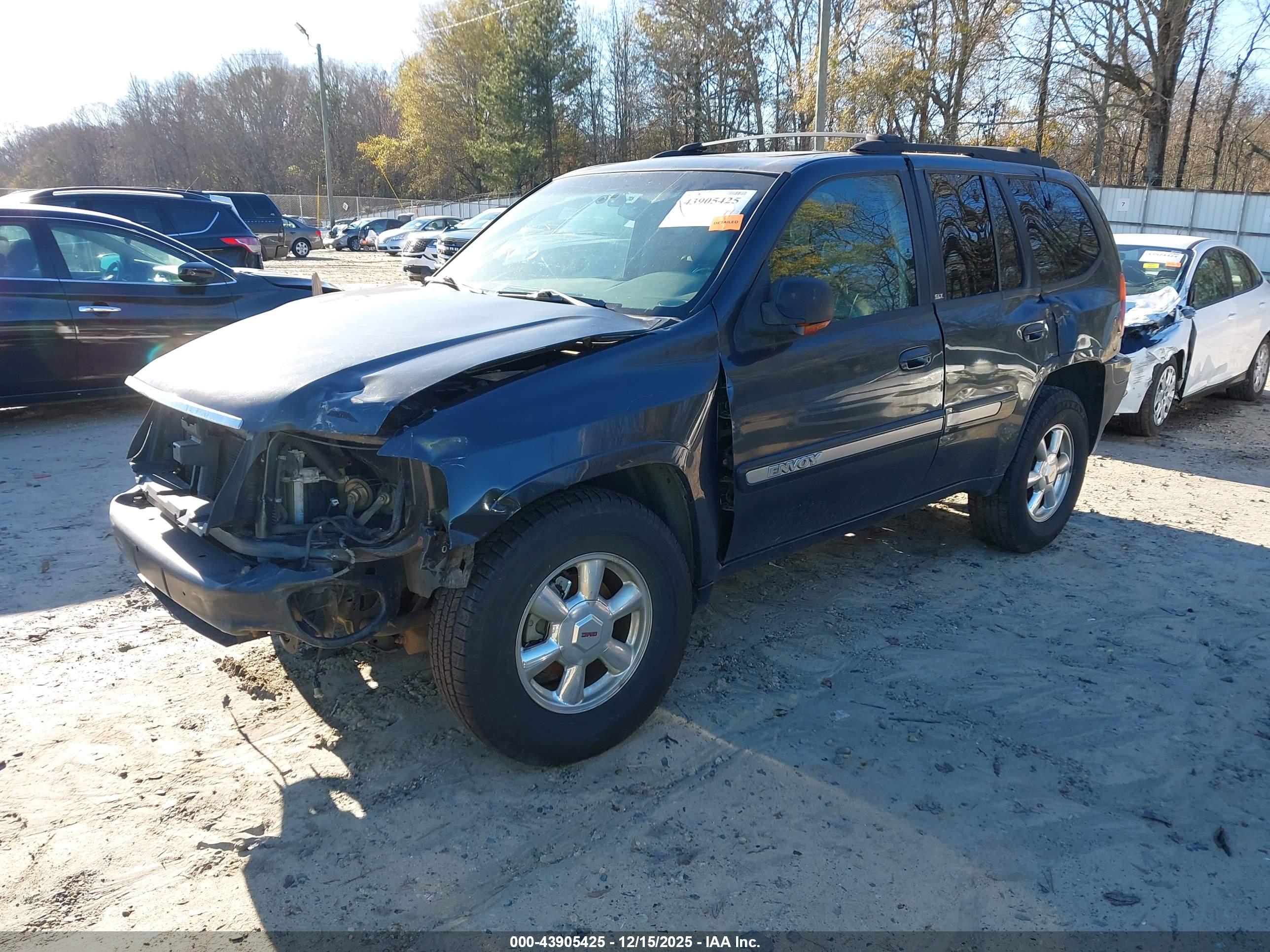 GMC ENVOY image 2