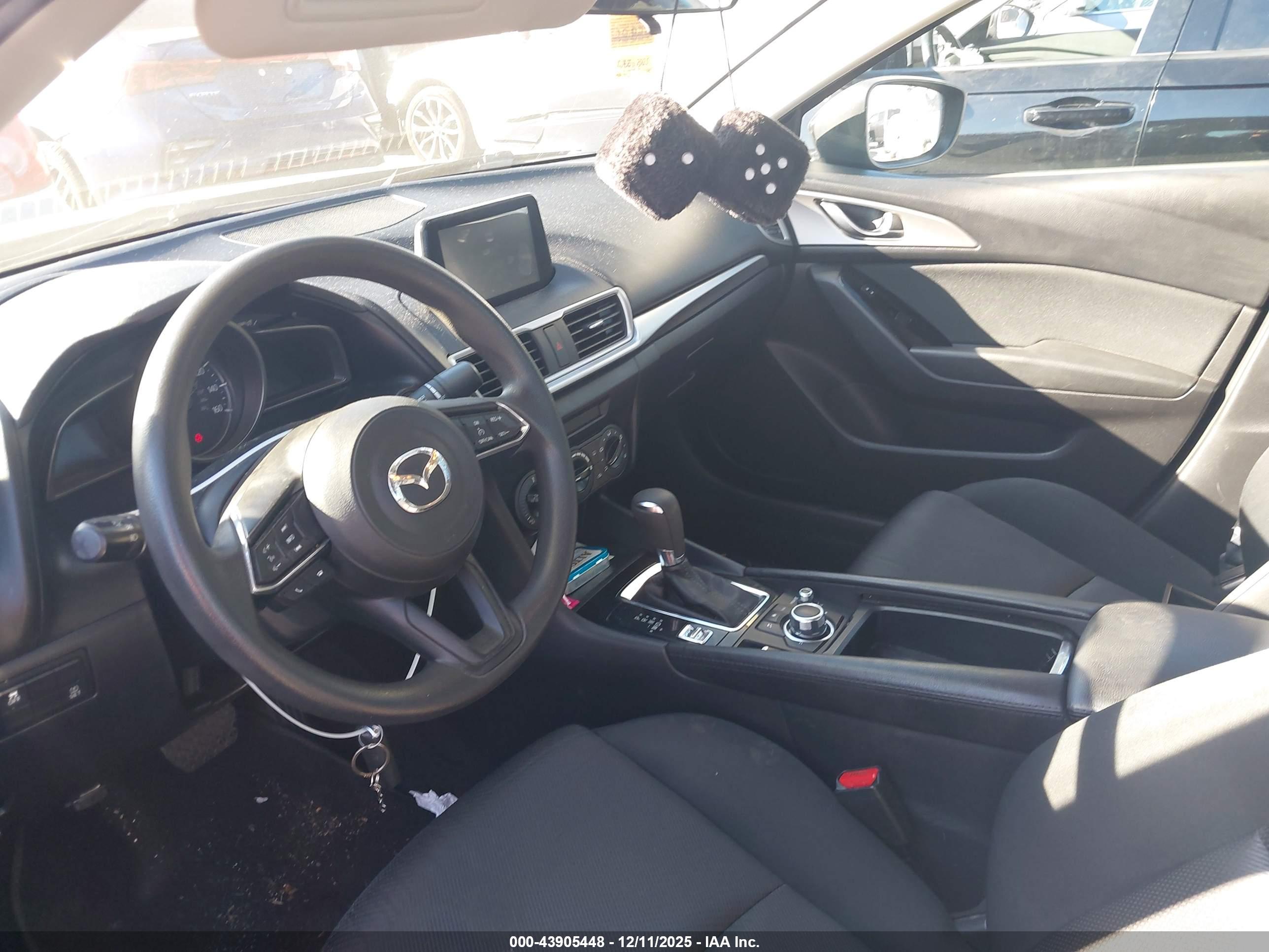 MAZDA MAZDA3 image 5