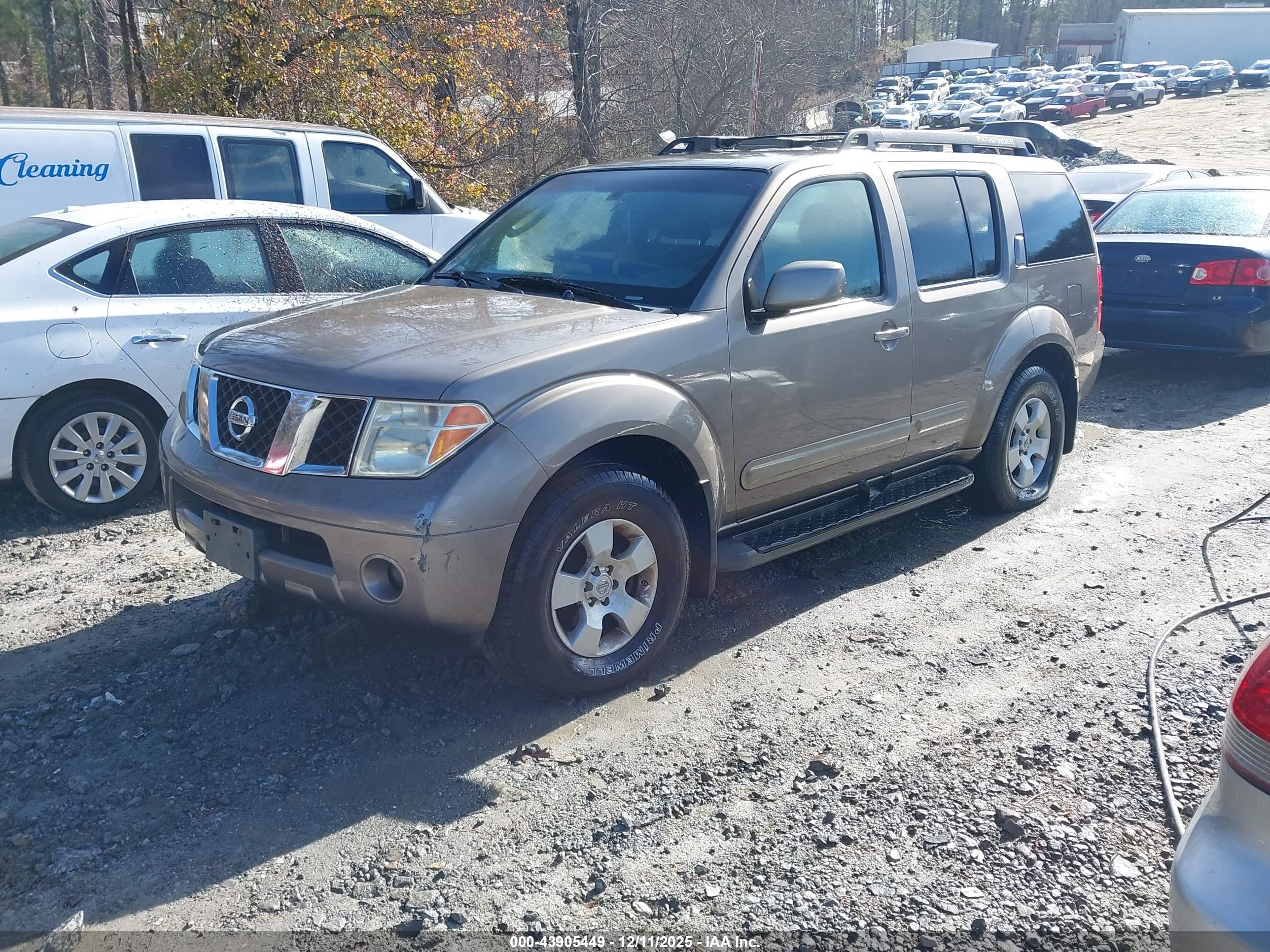 NISSAN PATHFINDER image 2
