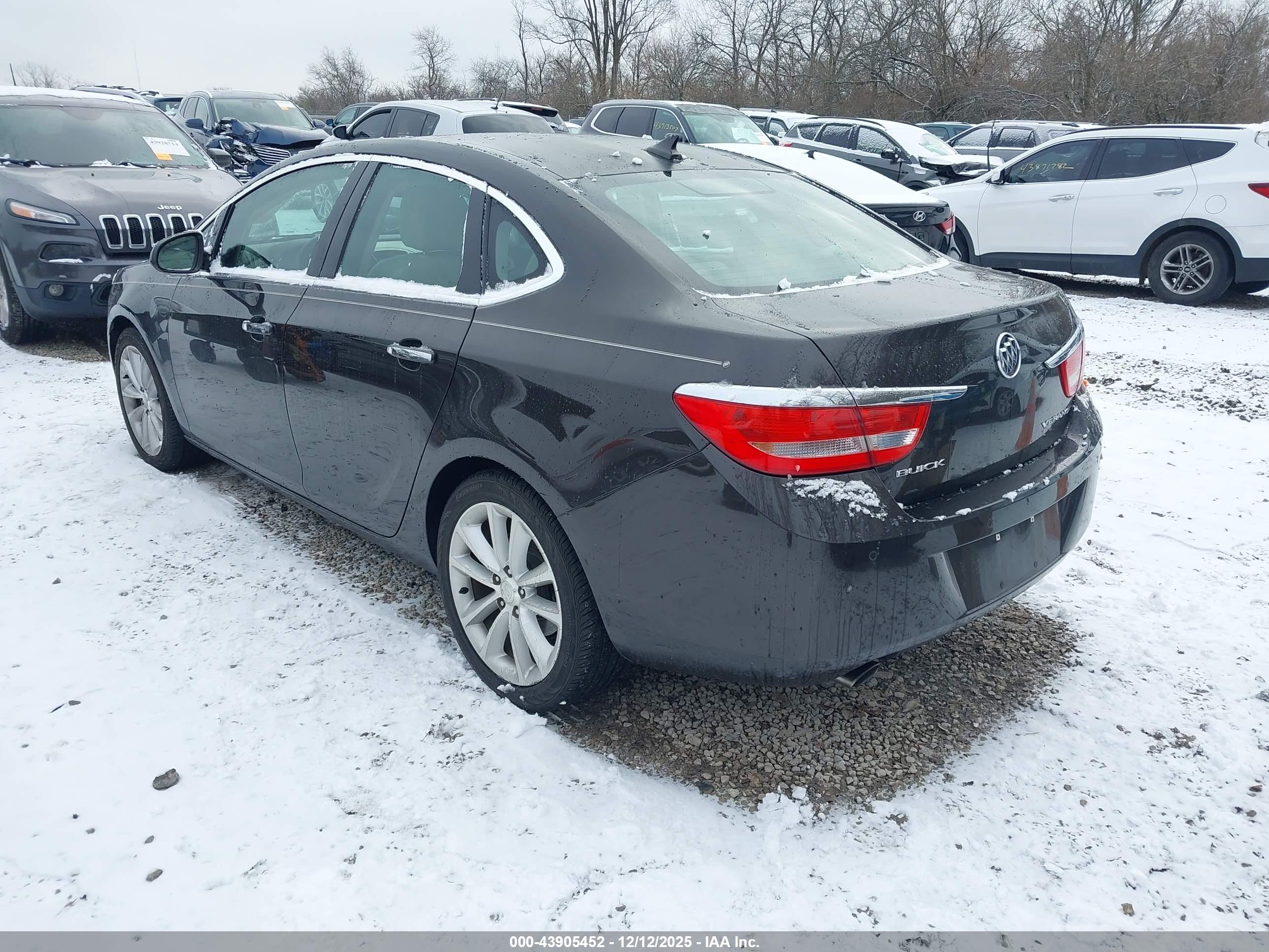 BUICK VERANO image 3