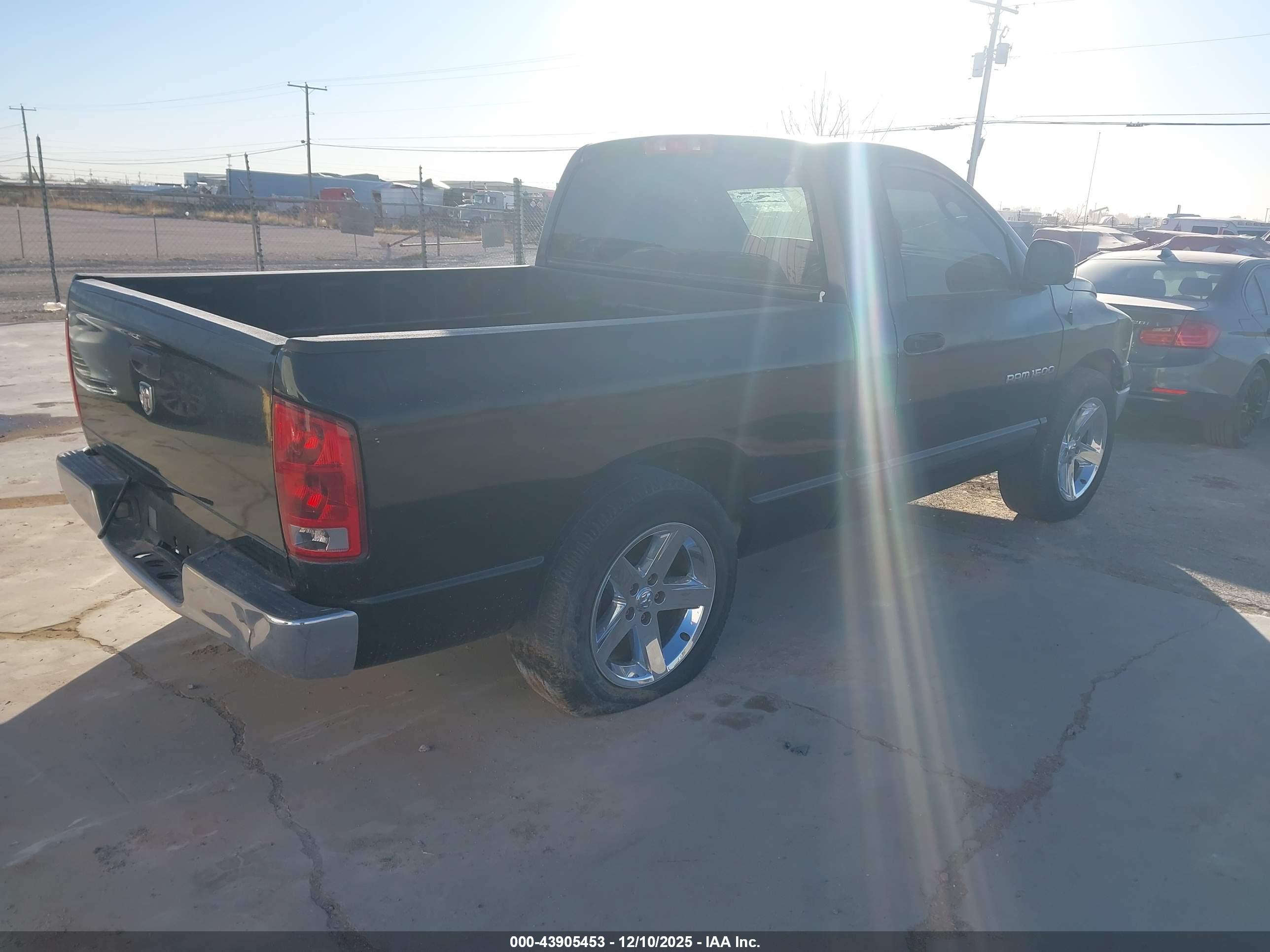 DODGE RAM image 4