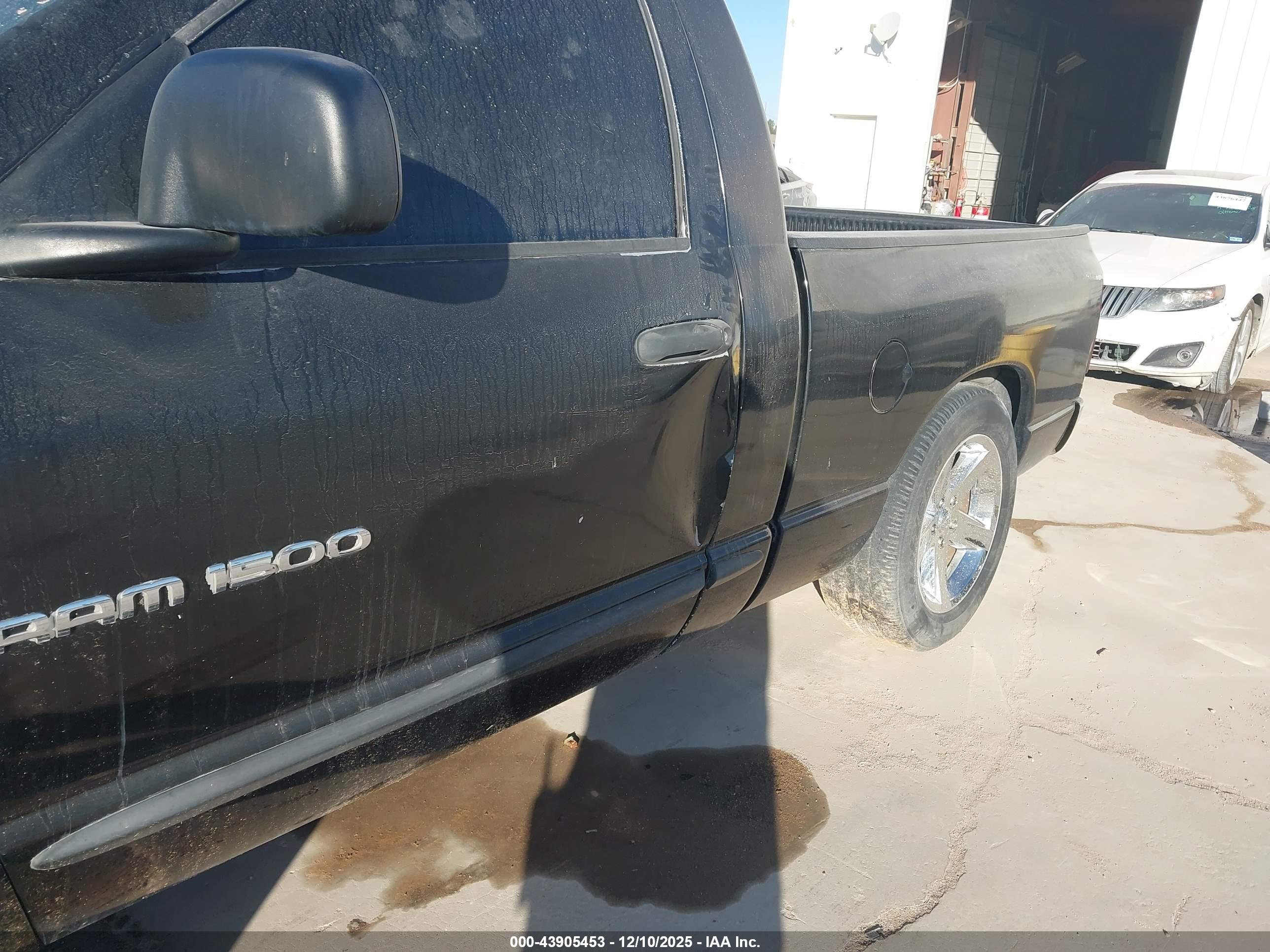 DODGE RAM image 6